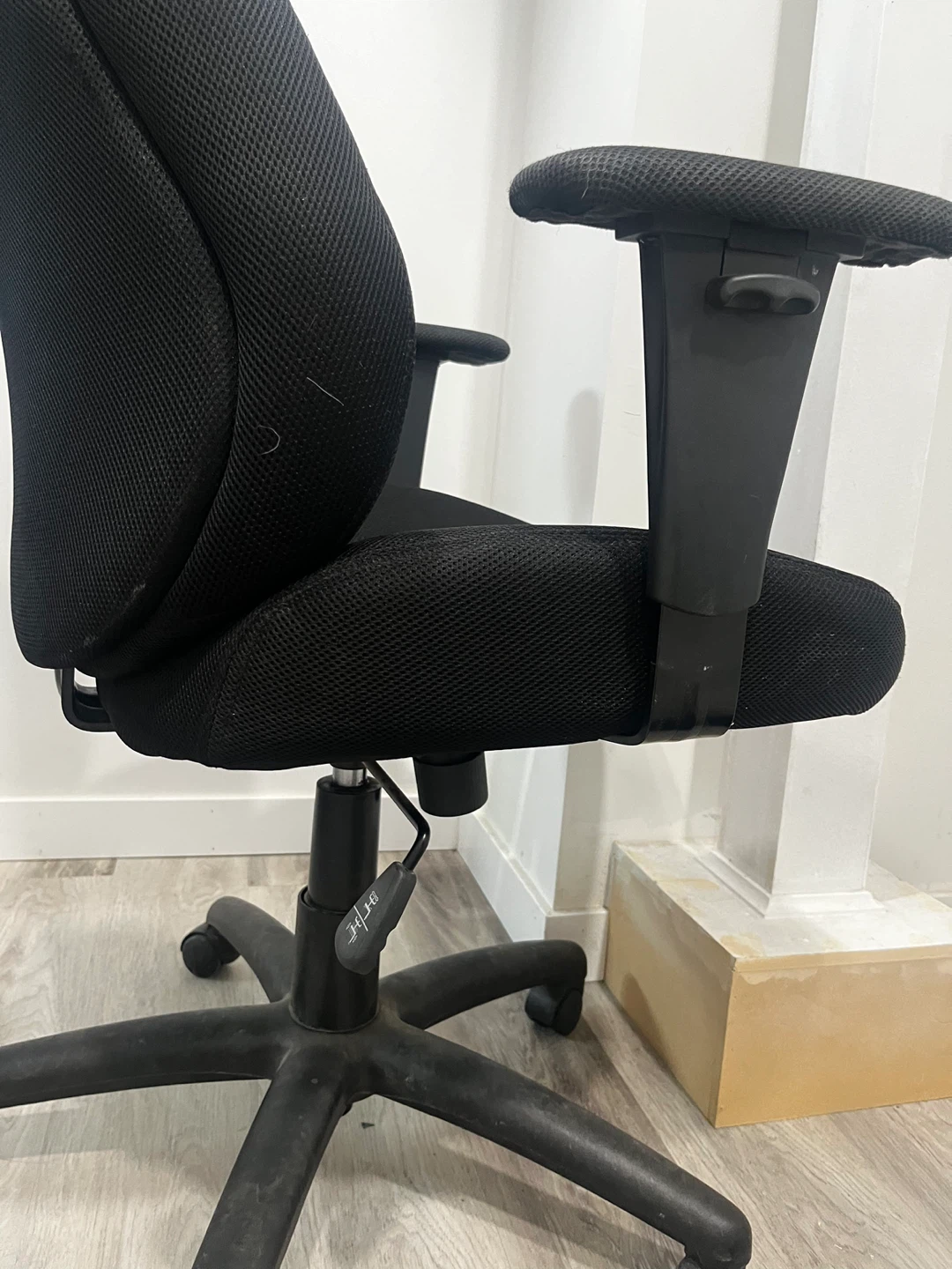 Black Office Chair - photo 2