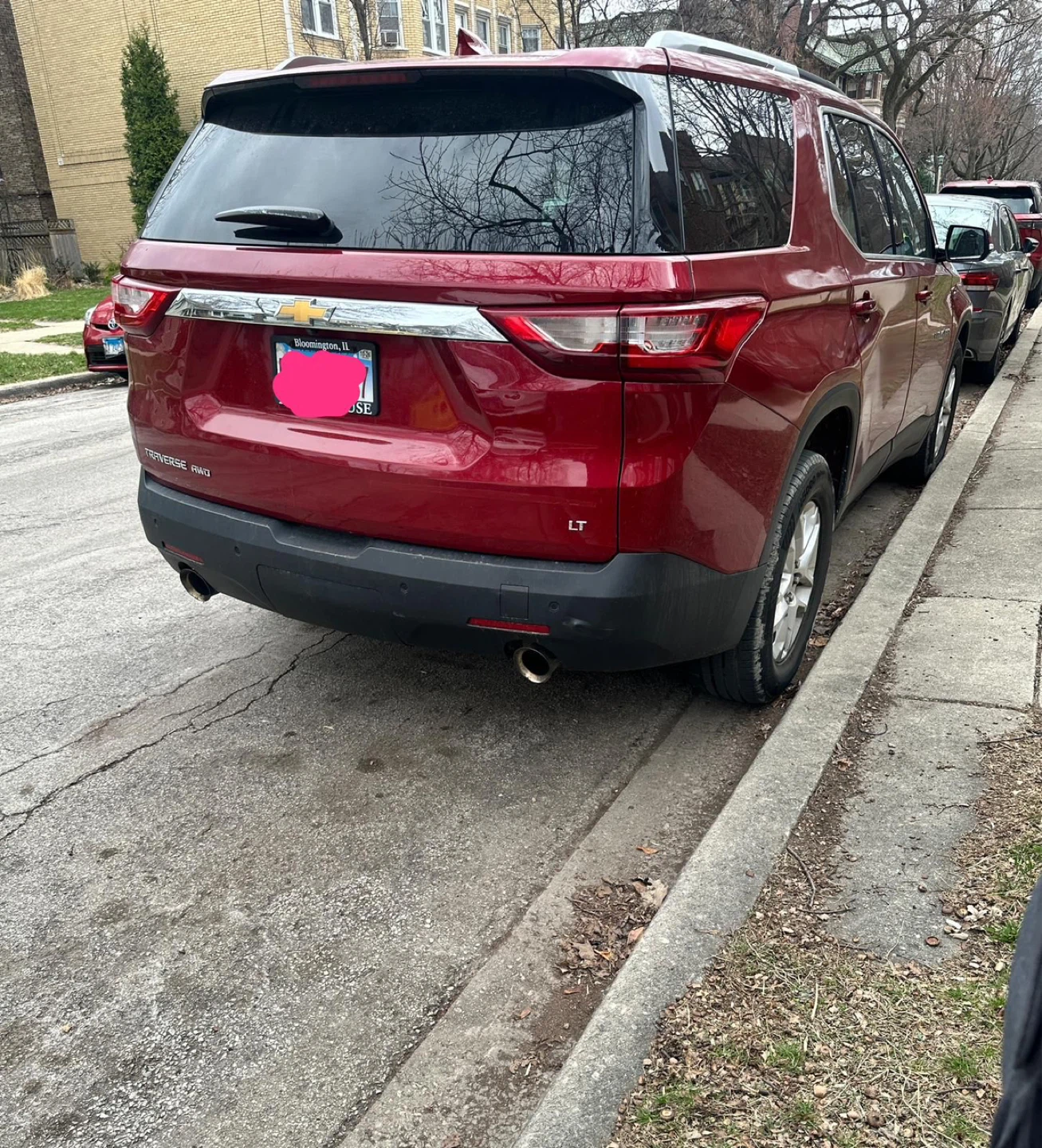 Red Chevrolet Traverse LT AWD SUV - photo 4