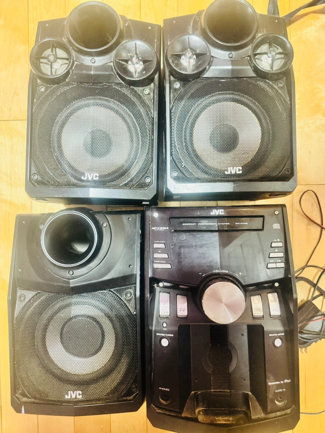 Système de son JVC avec 2 haut-parleurs