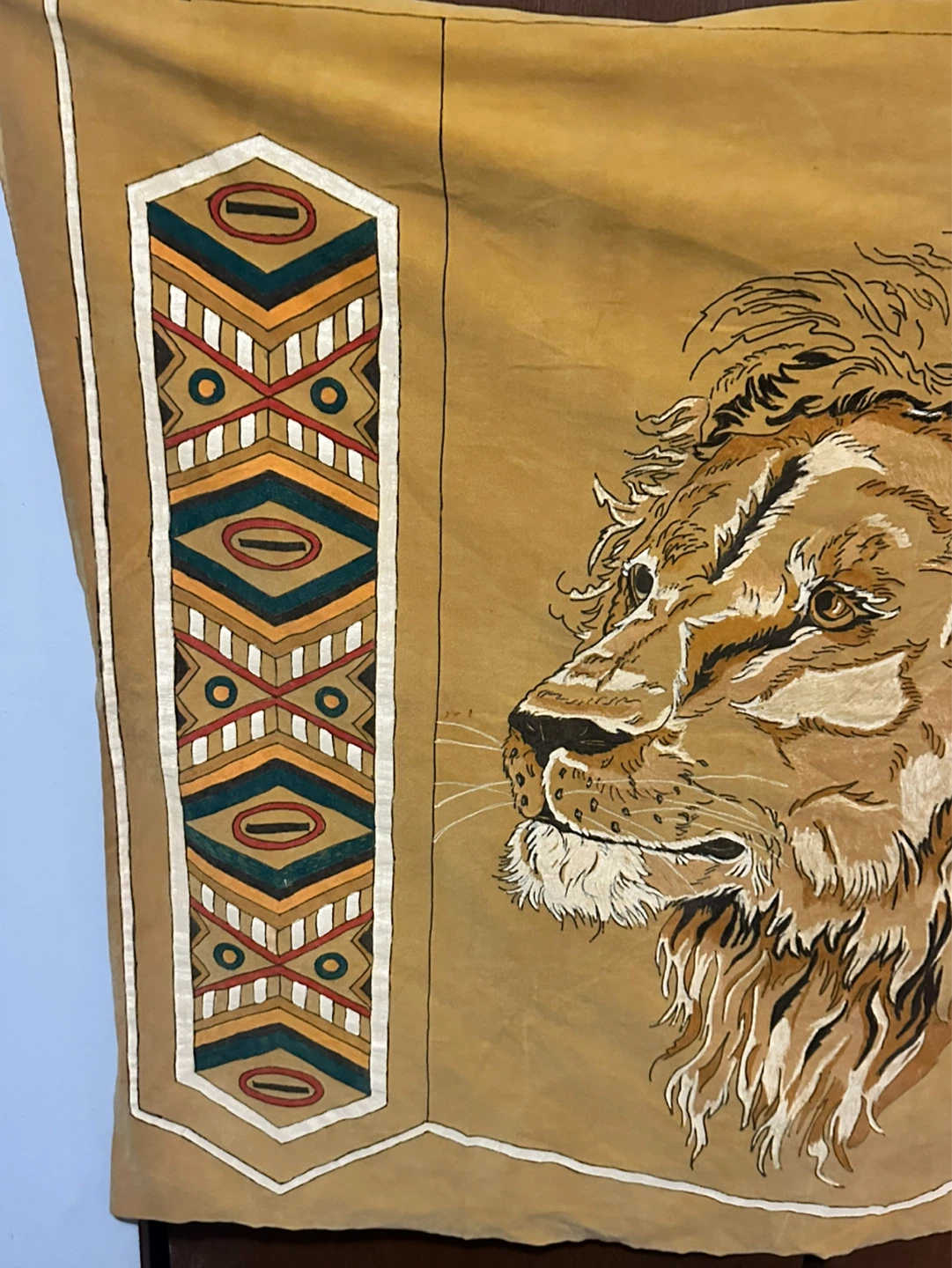 Mid Century Hand Painted African Lion Velvet Painting - photo 2