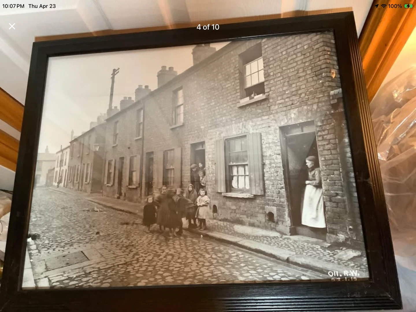 1912 Photograph of Children on Raphael St Markets Belfast 🐞 - photo 4