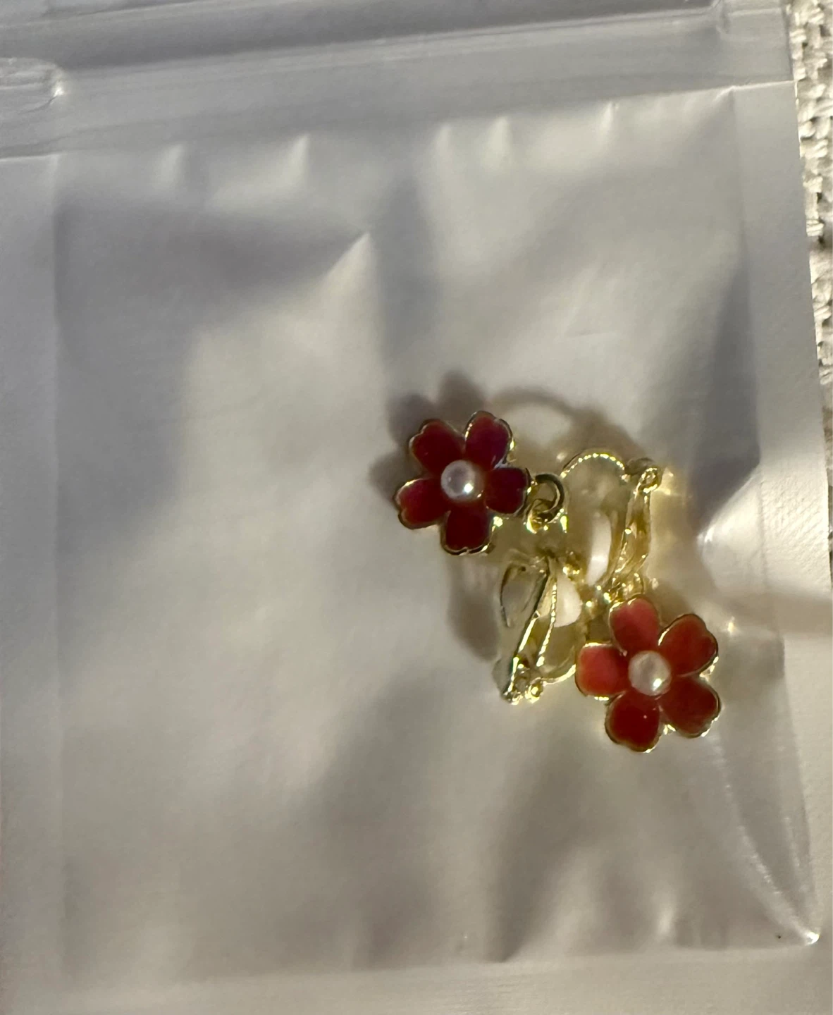 💚Red Flower Pearl Clip-On Earrings💚