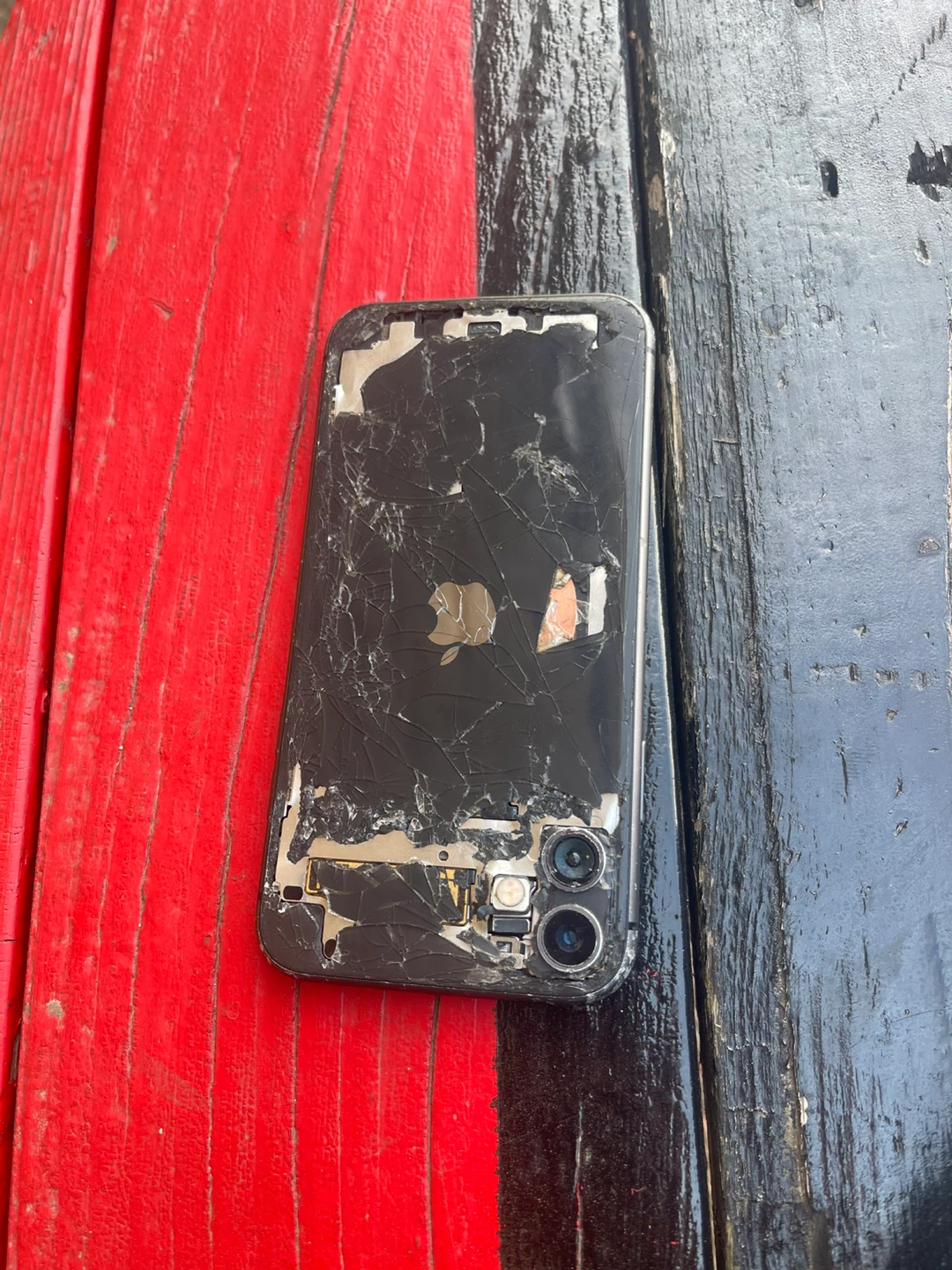 Apple iPhone 11 Cracked Back No Power
