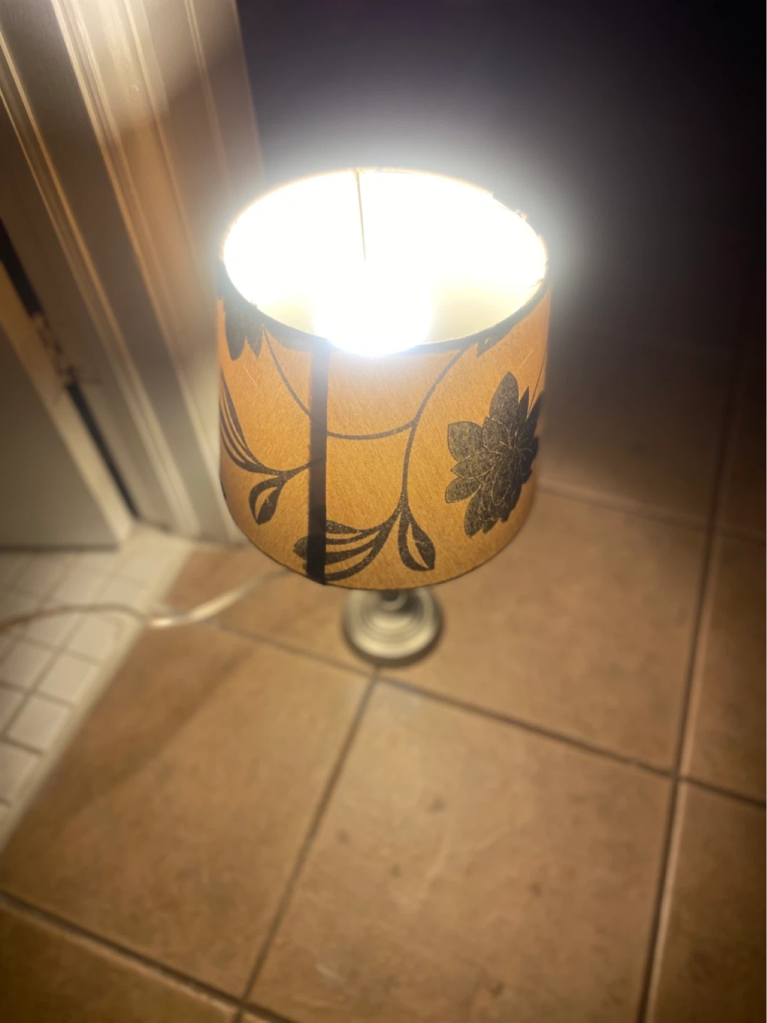 Table Side Floral Lamp - photo 5