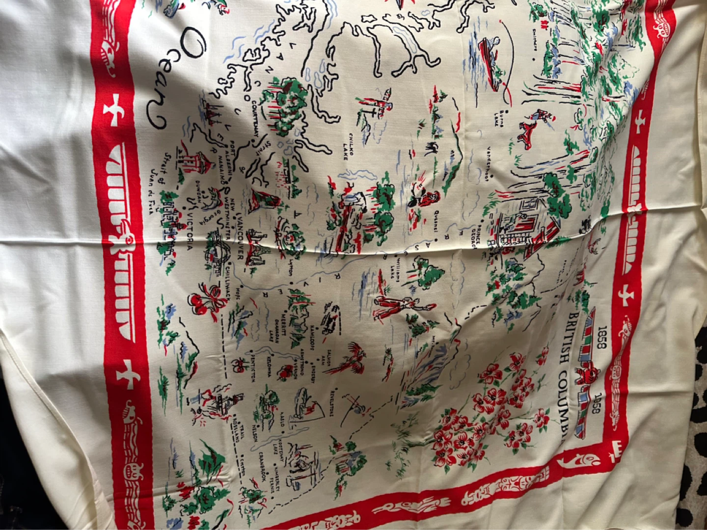 Vintage B.C. Canada Souvenir Table Clothe 1858-1958 - photo 3
