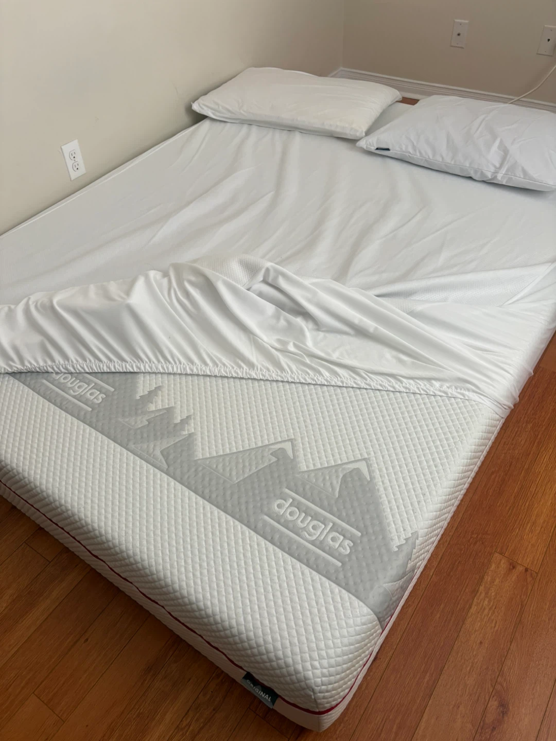 Douglas Original Mattress with duvet and pillows