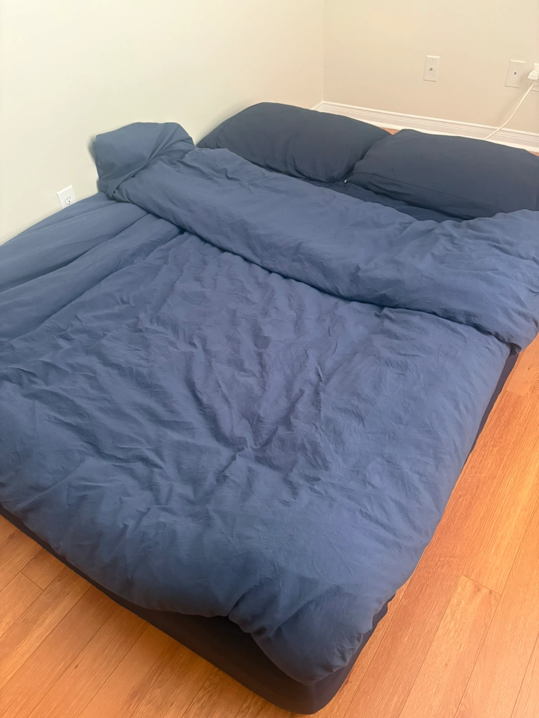 Douglas Original Mattress with duvet and pillows - photo 3