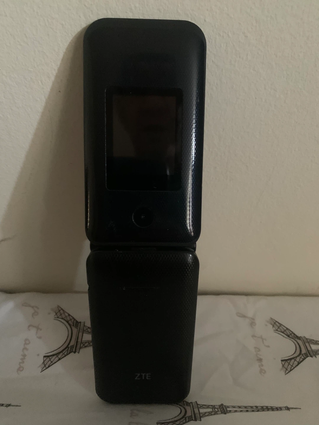 Black ZTE Flip Phone - photo 2