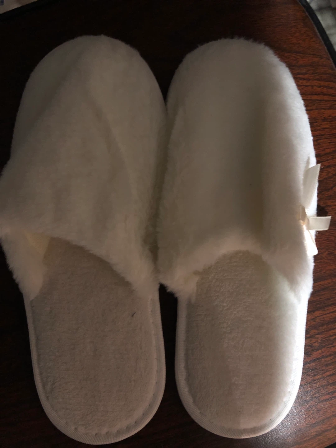 White Fuzzy Slippers with Bow - Size L