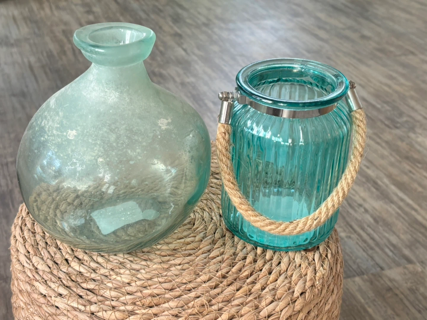 2 decor pieces