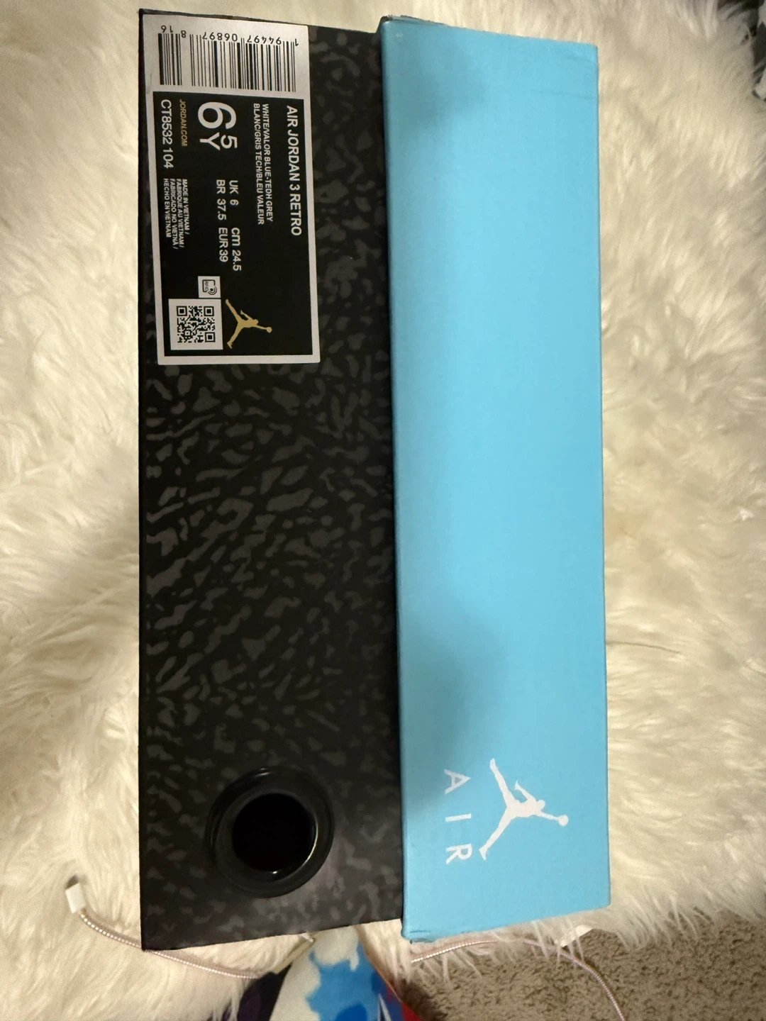 Air Jordan 3 Retro UNC - photo 2