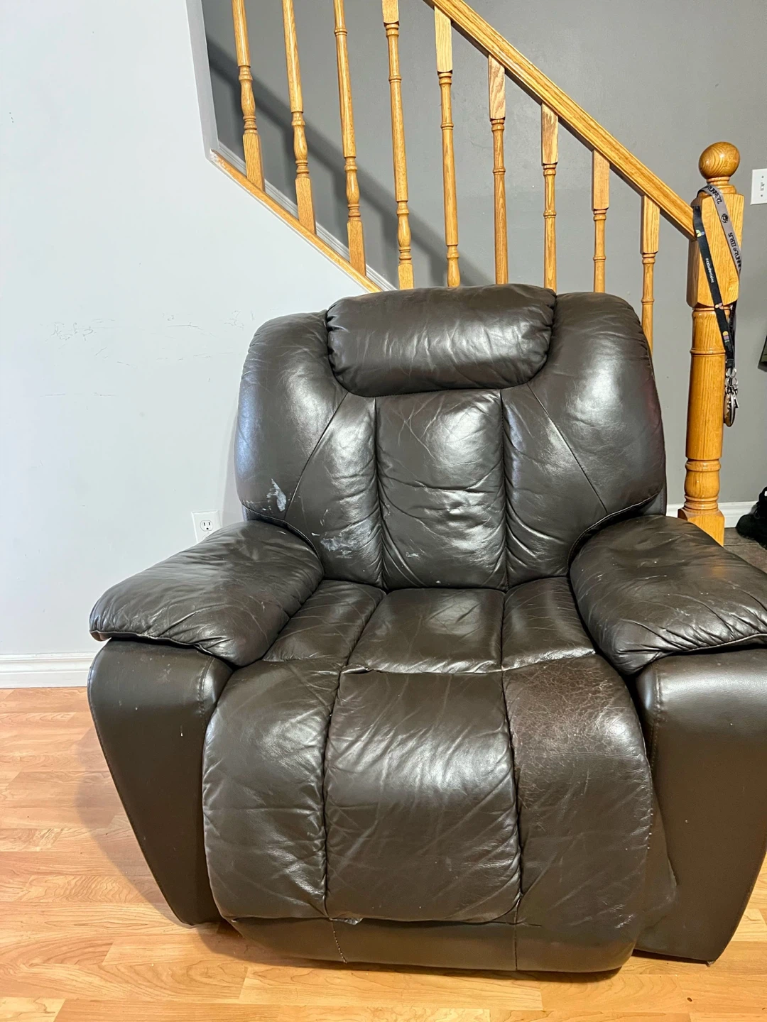 6 Seater Brown Leather Recliner with Cup Holders - photo 2