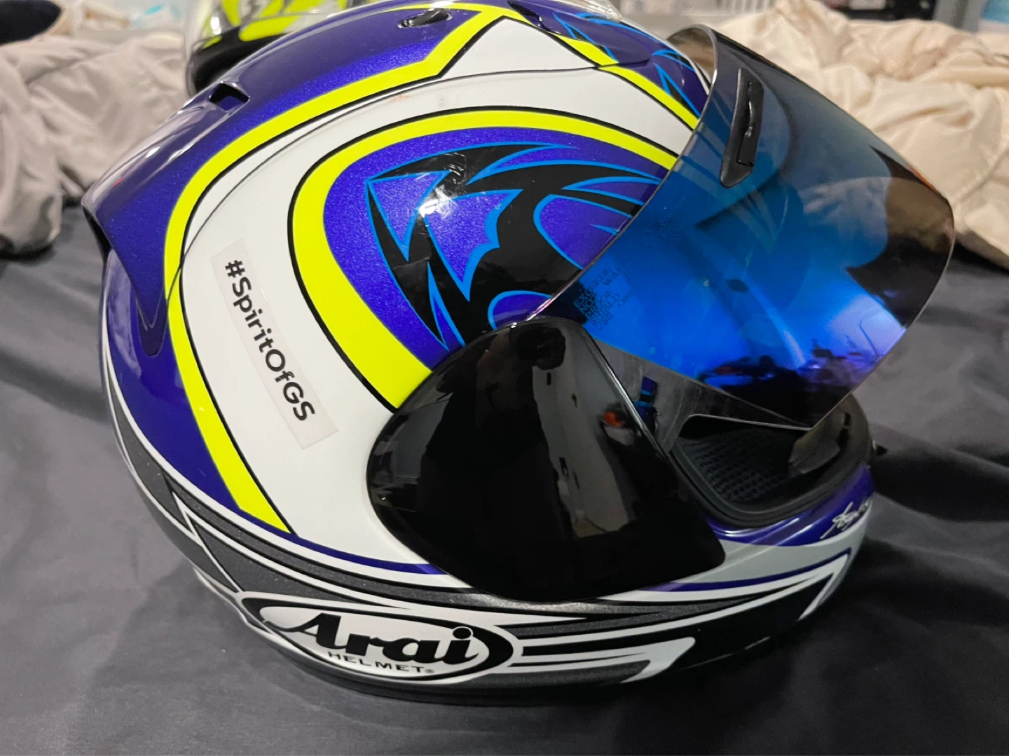Arai Motorcycle Helmet - photo 4