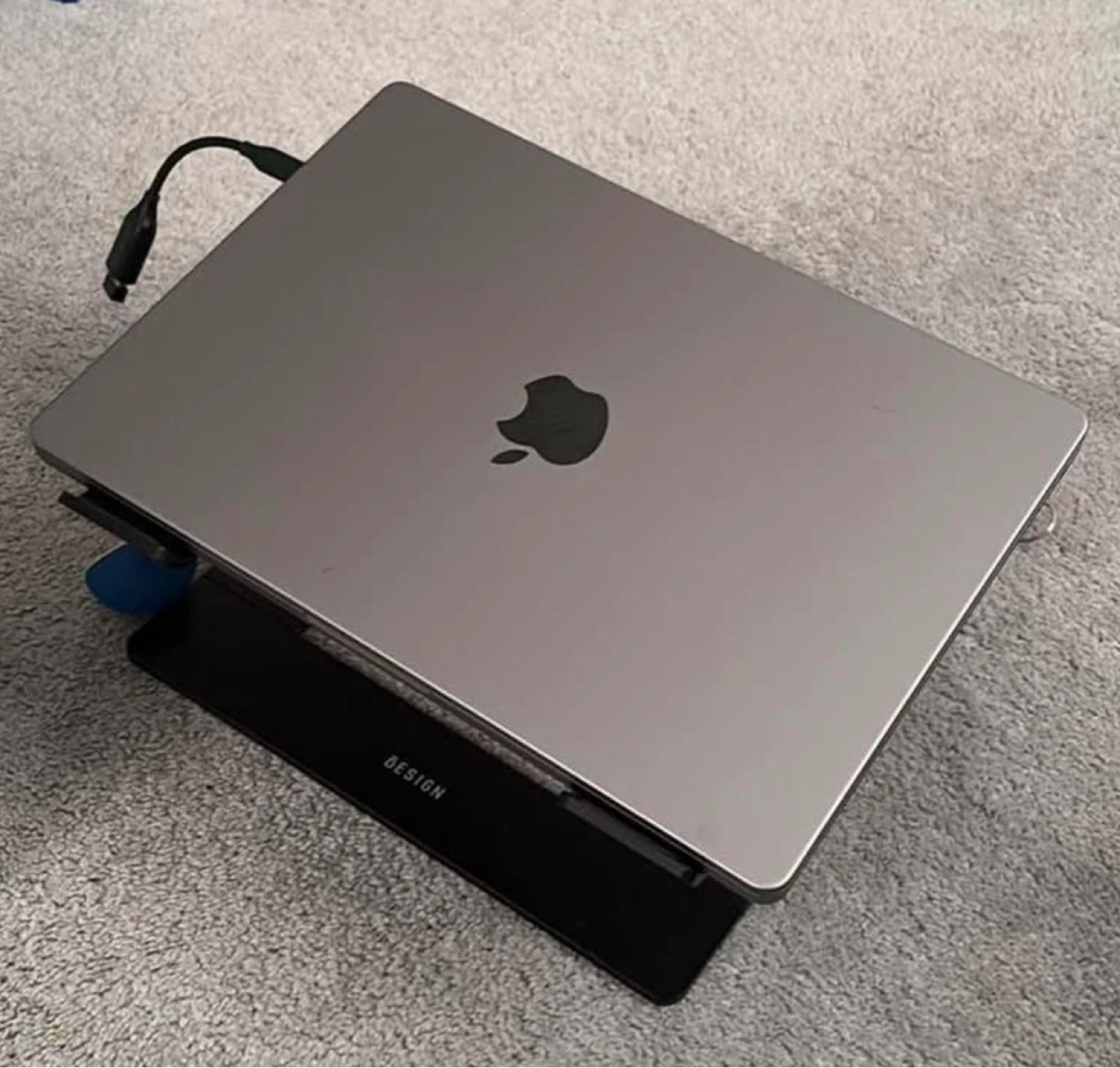 Apple MacBook Pro - M1 pro Chip - Lightening Fast