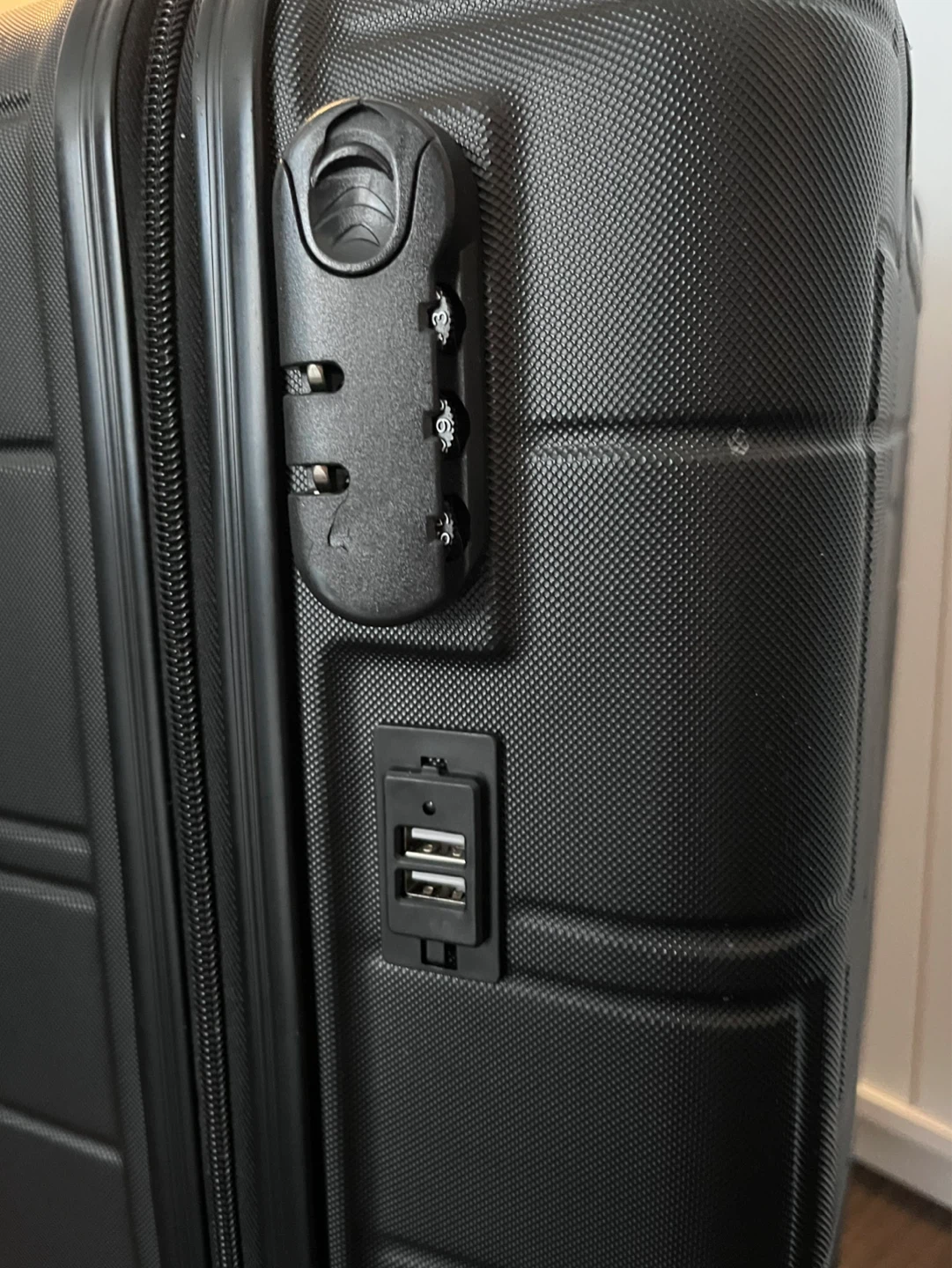 Carry-on luggage suitcase - photo 3