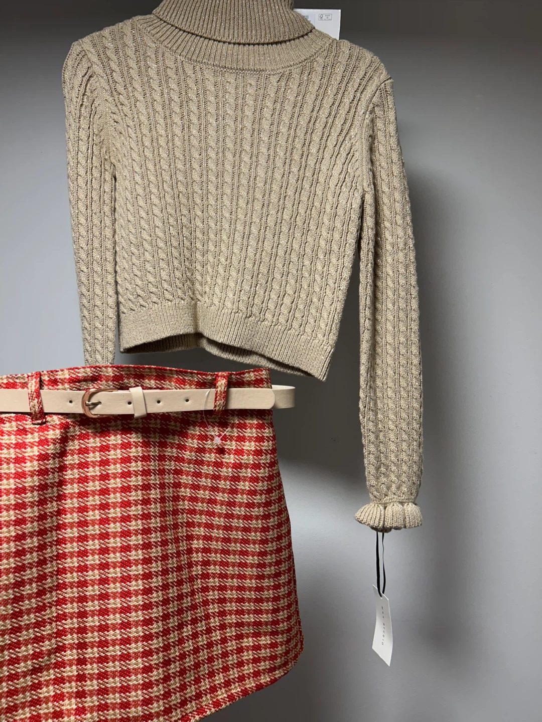 Girls Sweater, Skirt, Belt, Headband, Tights – New(Size 5–6) - photo 3