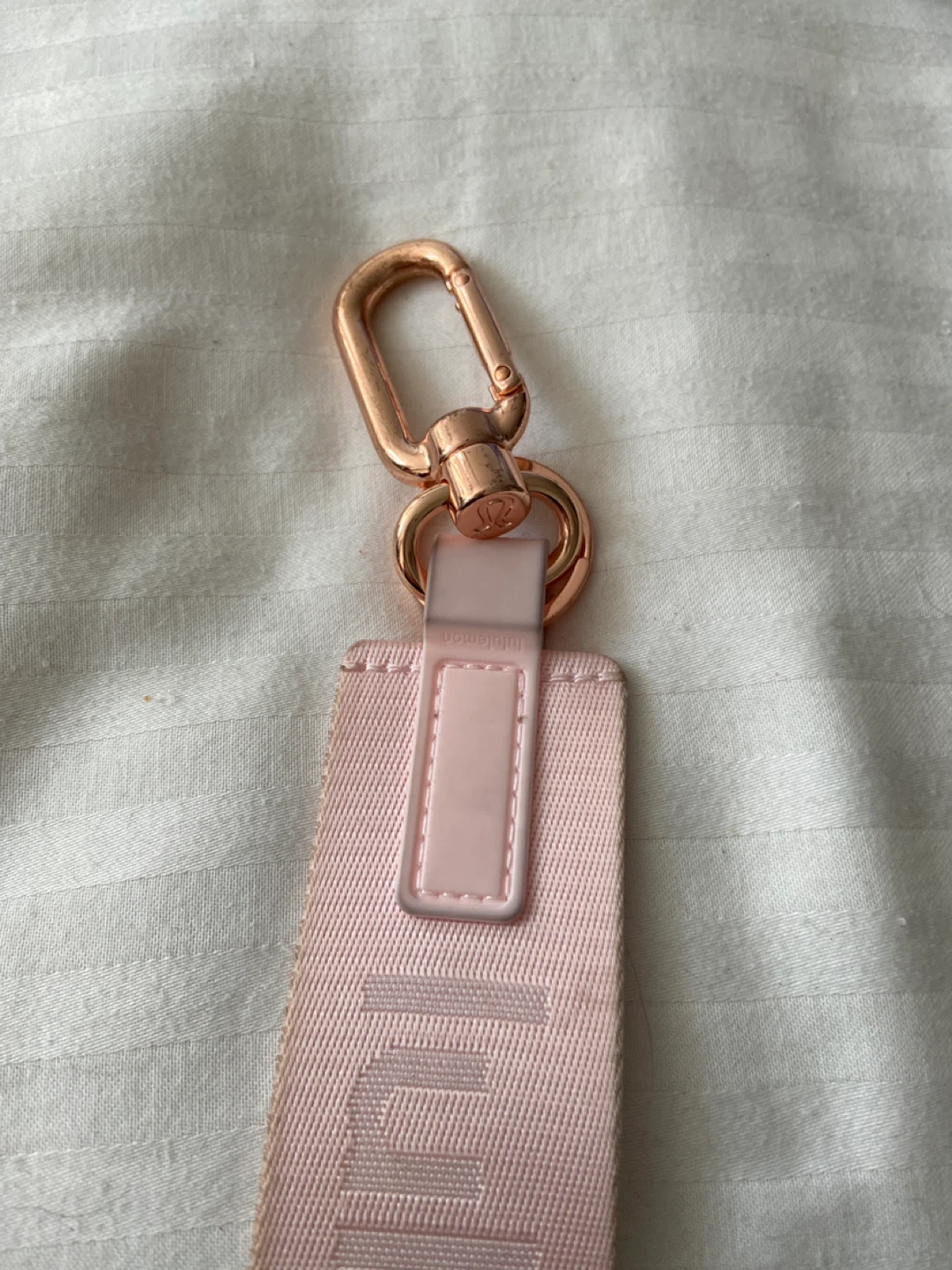 Lululemon Pink Ribbon Keychain Charm - photo 2