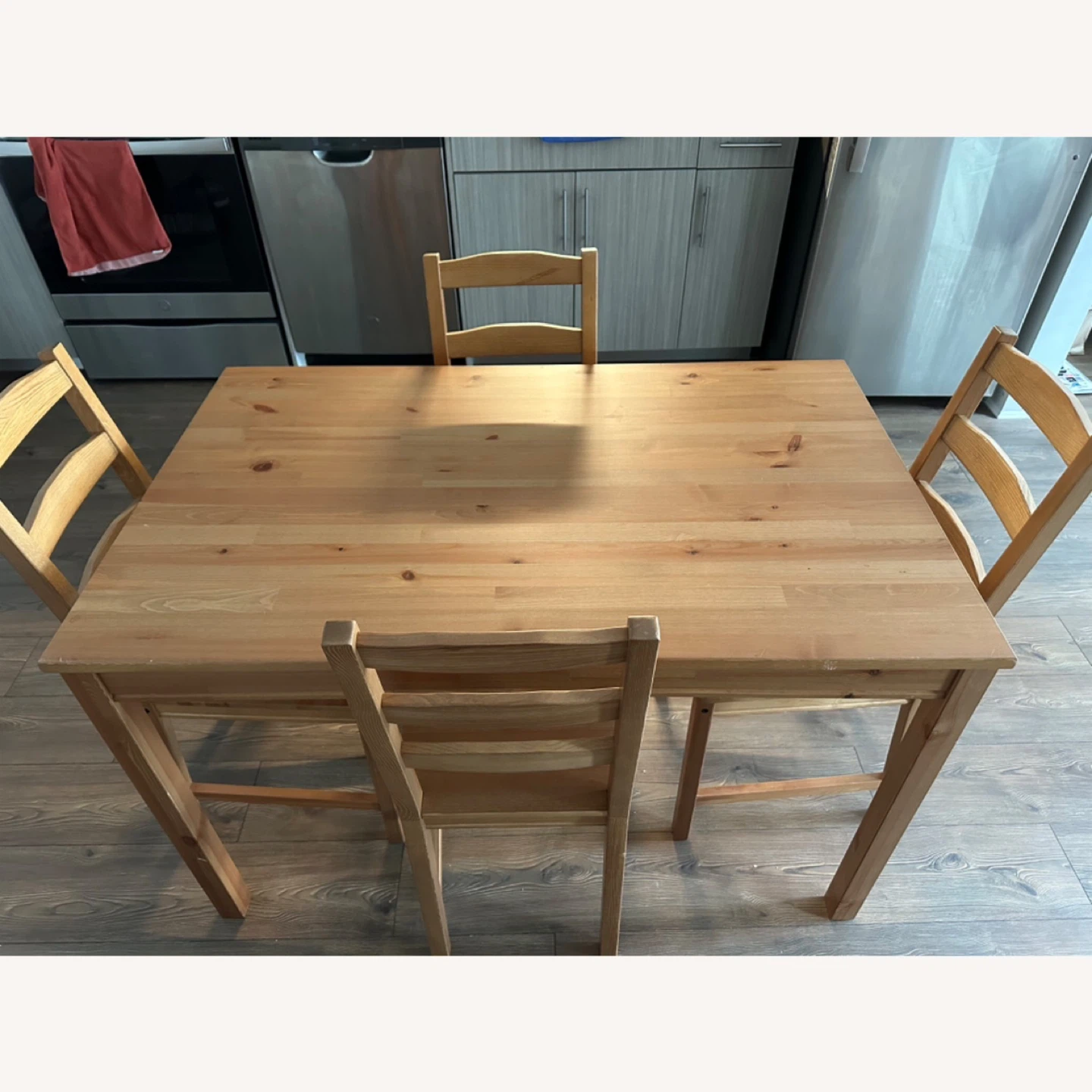 LIKE NEW Dining table + 4 chairs @ Free Delivery