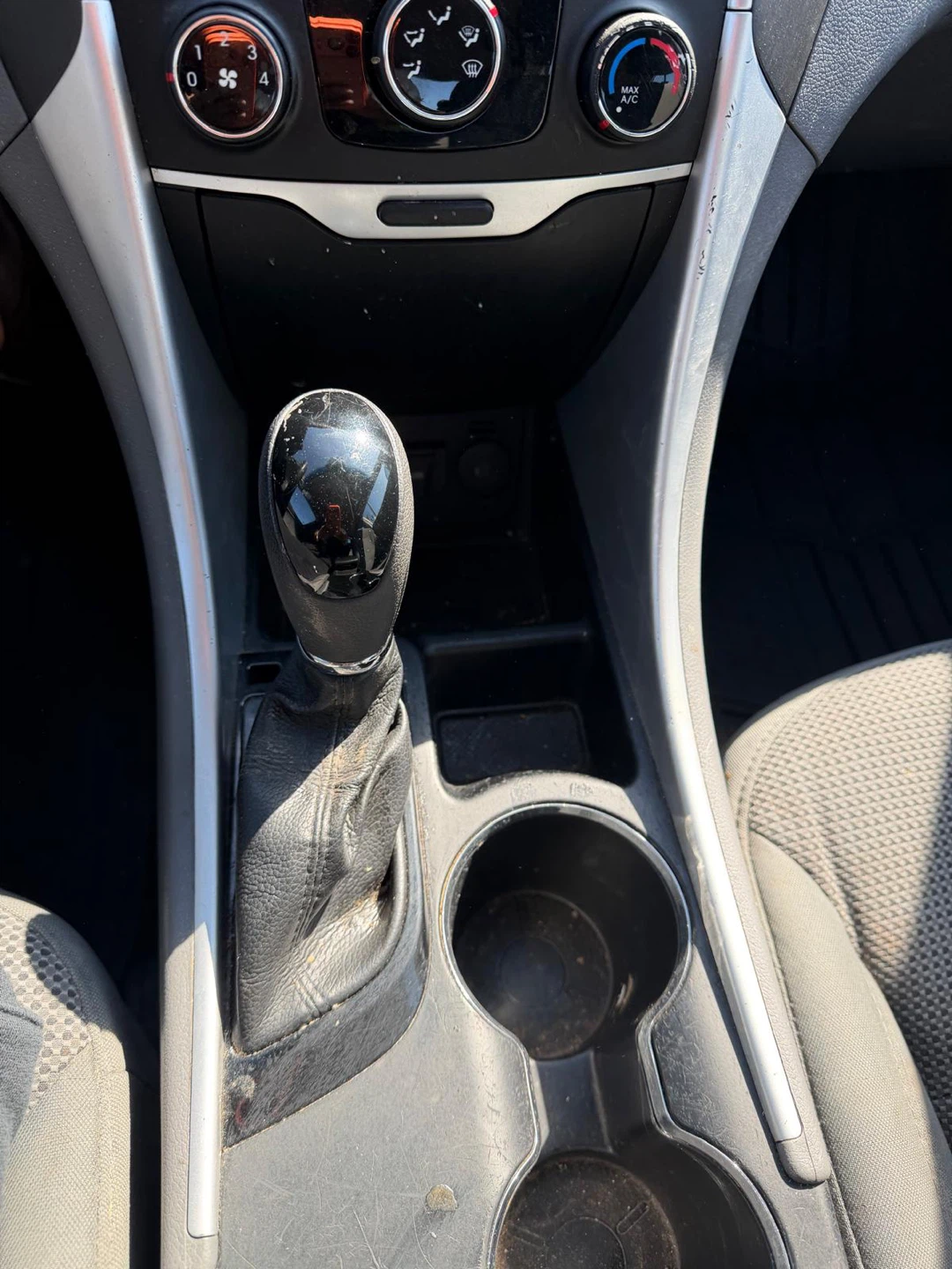Silver Hyundai Sonata Sedan 2014 - photo 5
