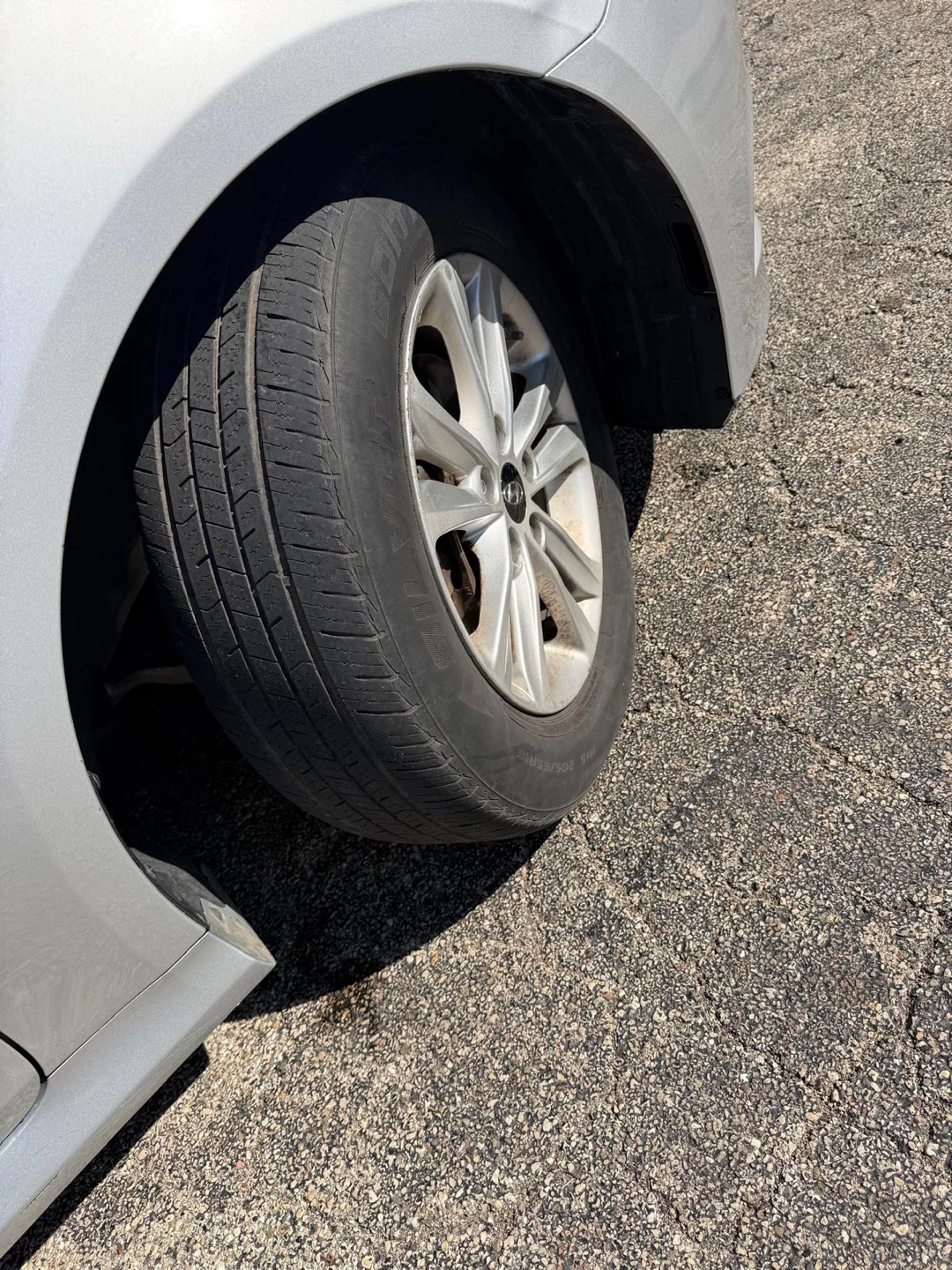 Silver Hyundai Sonata Sedan 2014 - photo 2