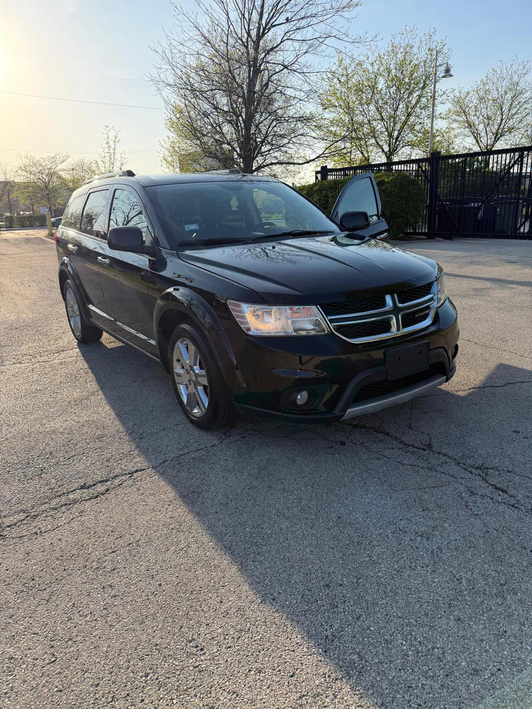 Black Dodge Journey SUV 2014