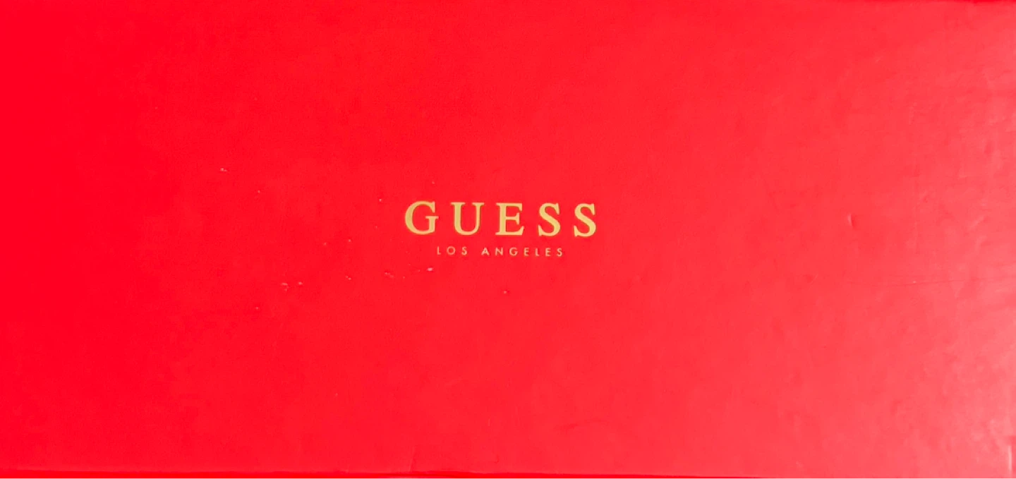 🌱 Guess Red Wallet and Heart Keychain Set - photo 4