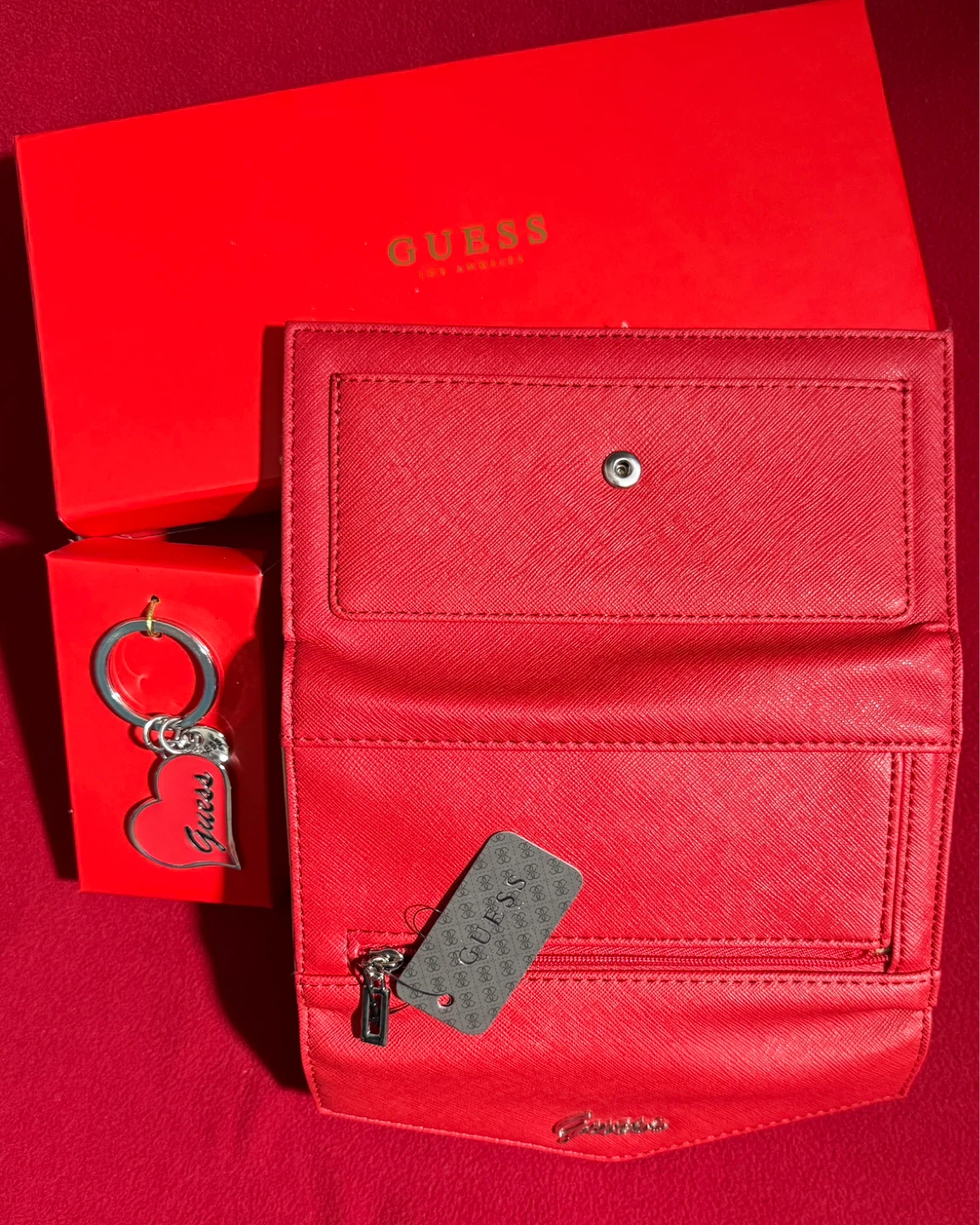 🌱 Guess Red Wallet and Heart Keychain Set - photo 2