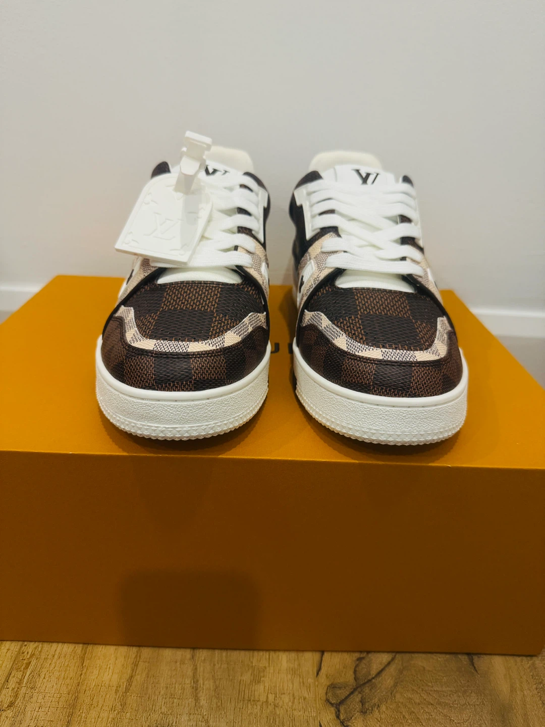 L-V Trainer Sneakers