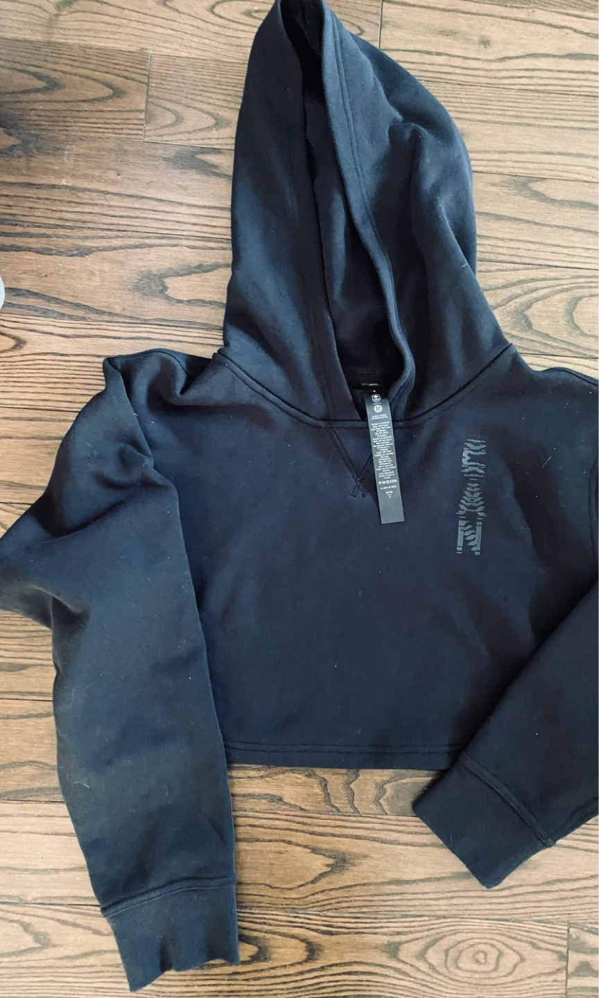 Lululemon Black Cropped Hoodie size 4 like new
