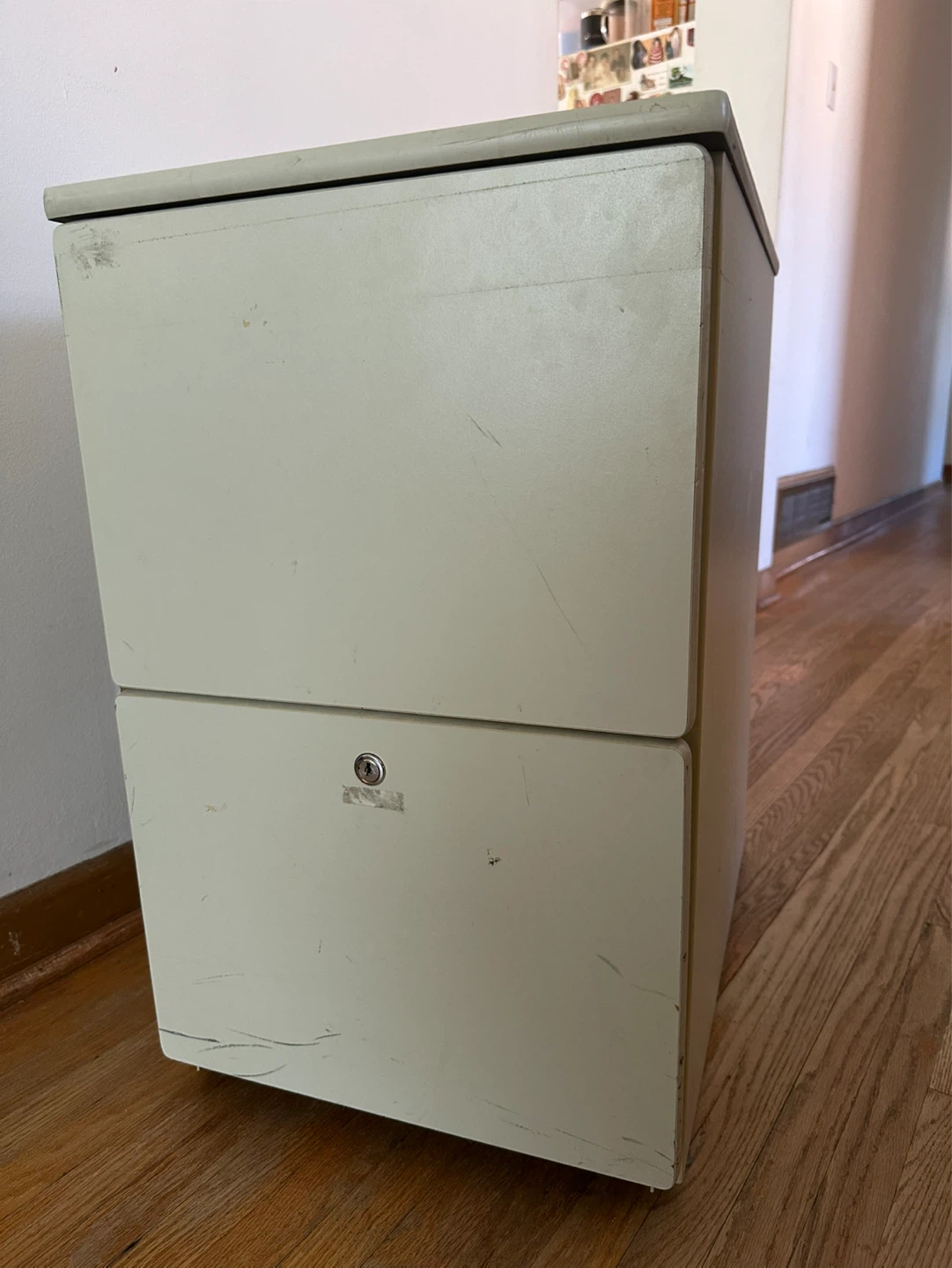 2-Drawer Filing Cabinet