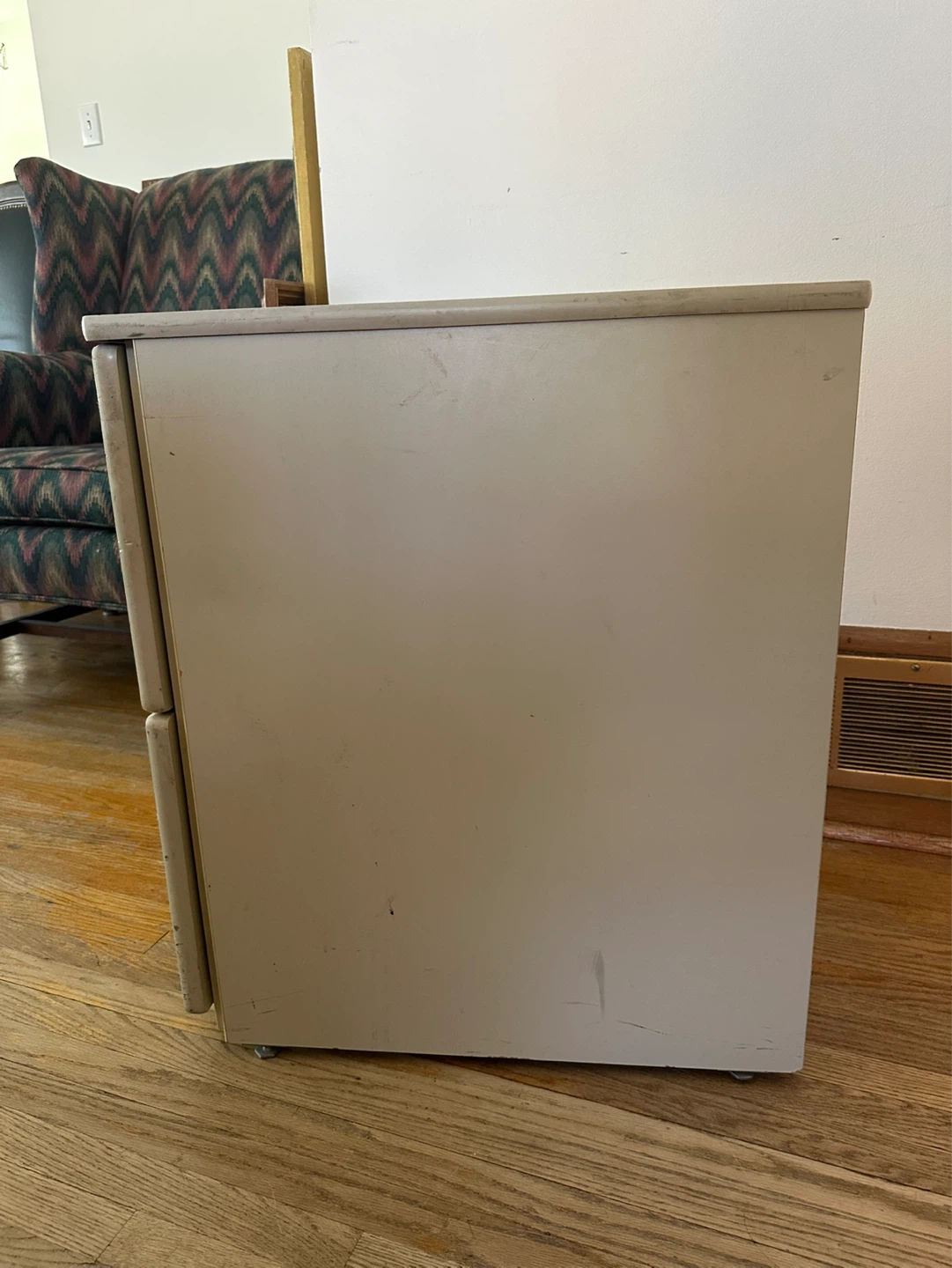 2-Drawer Filing Cabinet - photo 2