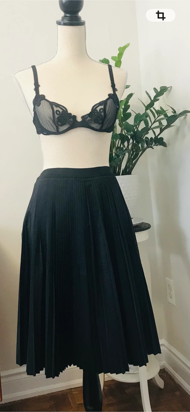 Black Pleated Midi Skirt size S Banana Republic