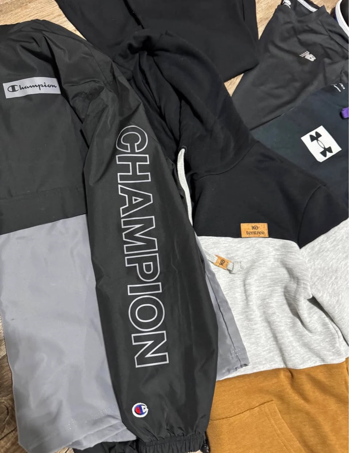 Men’s/Unisex Clothing, Hoodies, Jackets & More