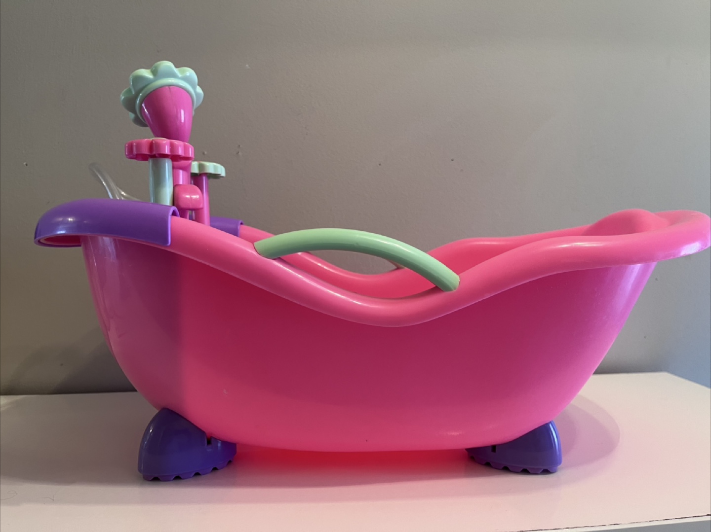 Pretend Play bathtub - working showerhead & faucet - photo 3