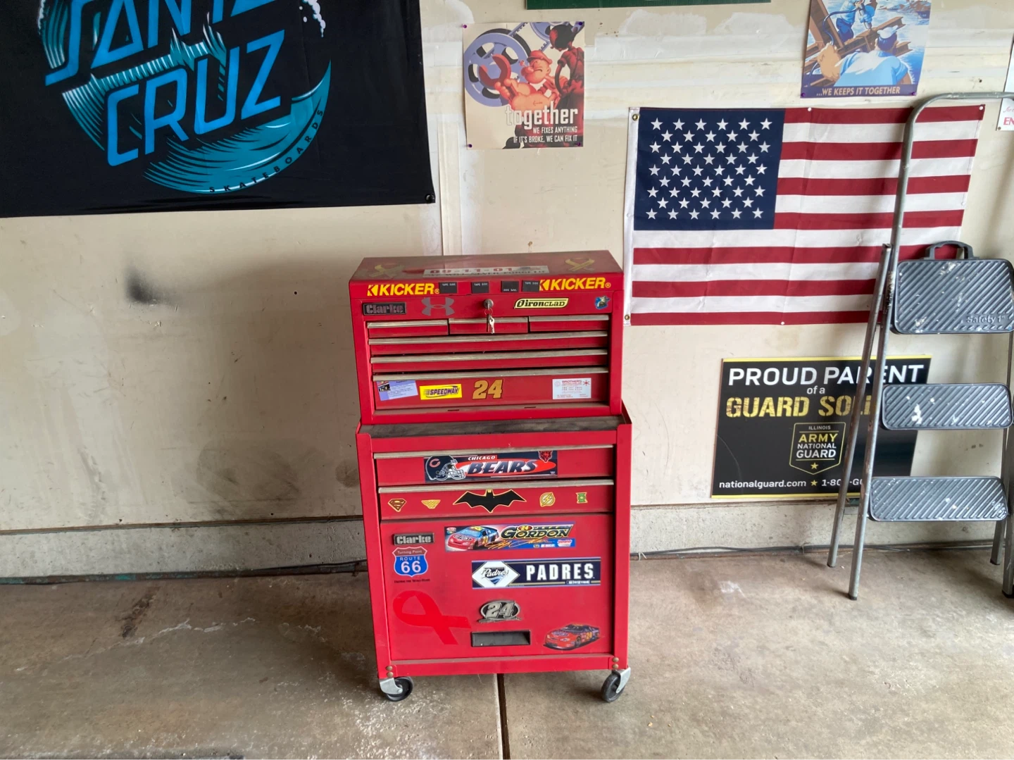 CLARKE Red 9 Drawer 2 tier Tool Chest locks & keys