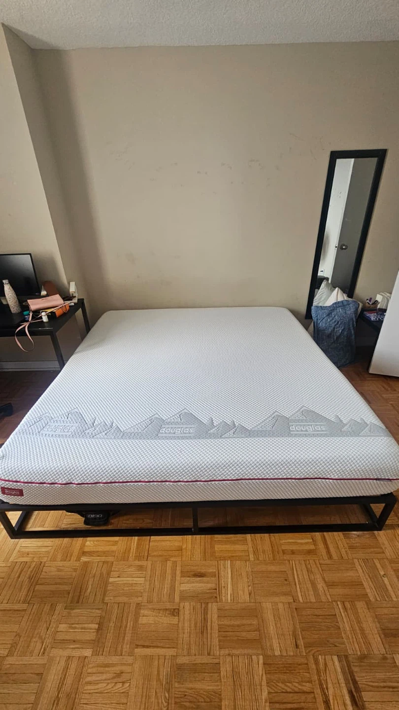 King mattress almost new - photo 4