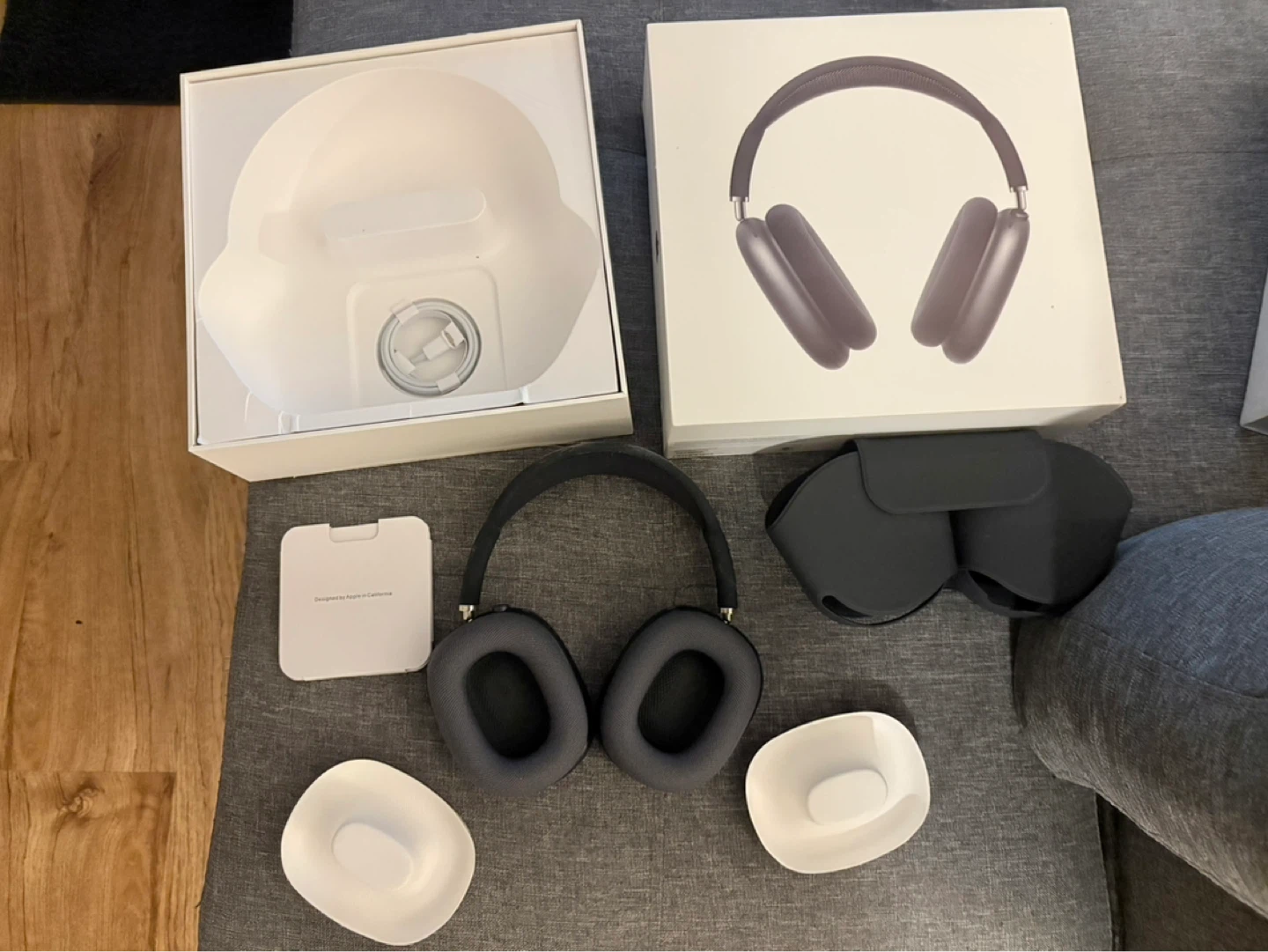 Apple AirPods Max 1st Gen- midnight black
