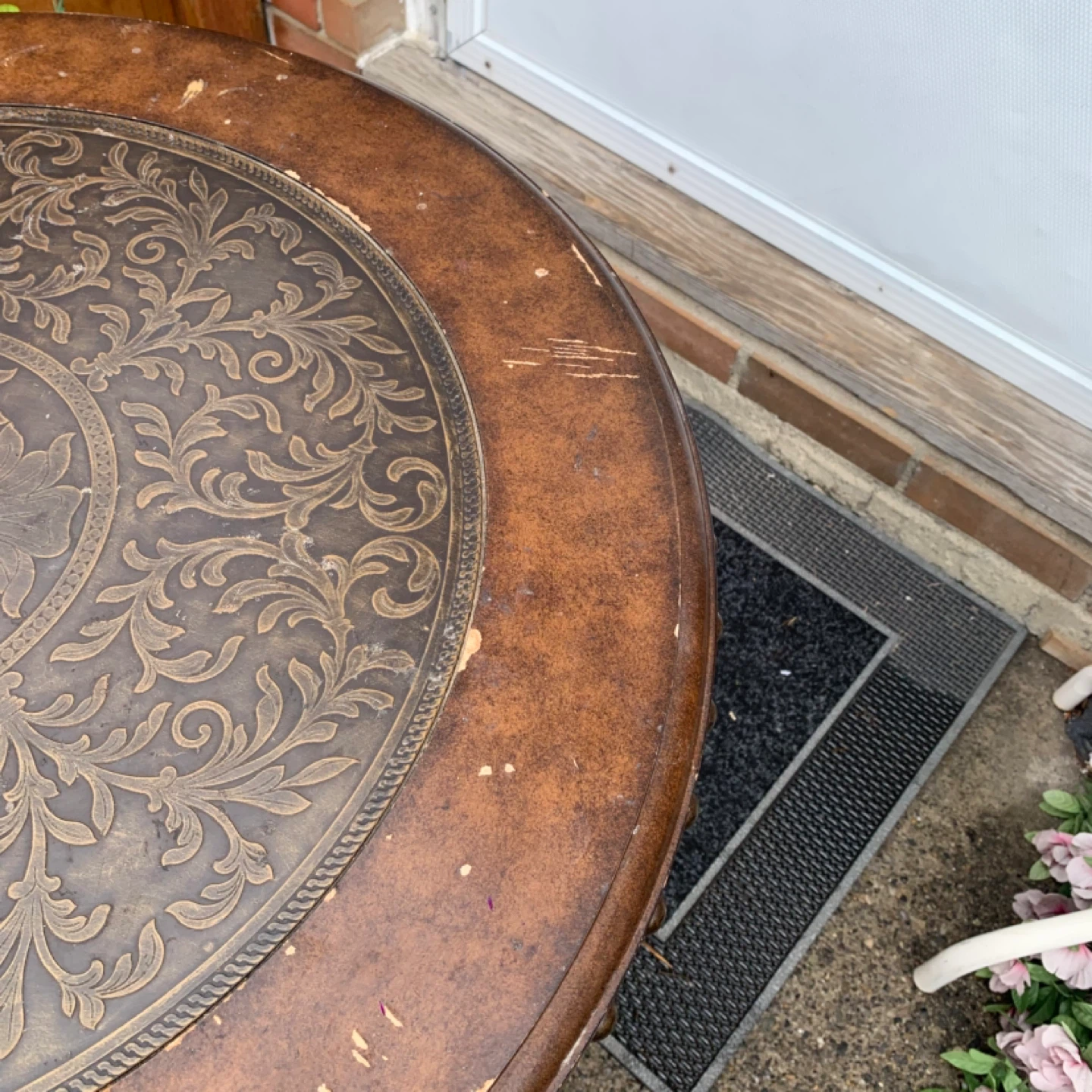 Round Accent Table Metal Side Table Ornate Decorative Furniture - photo 5