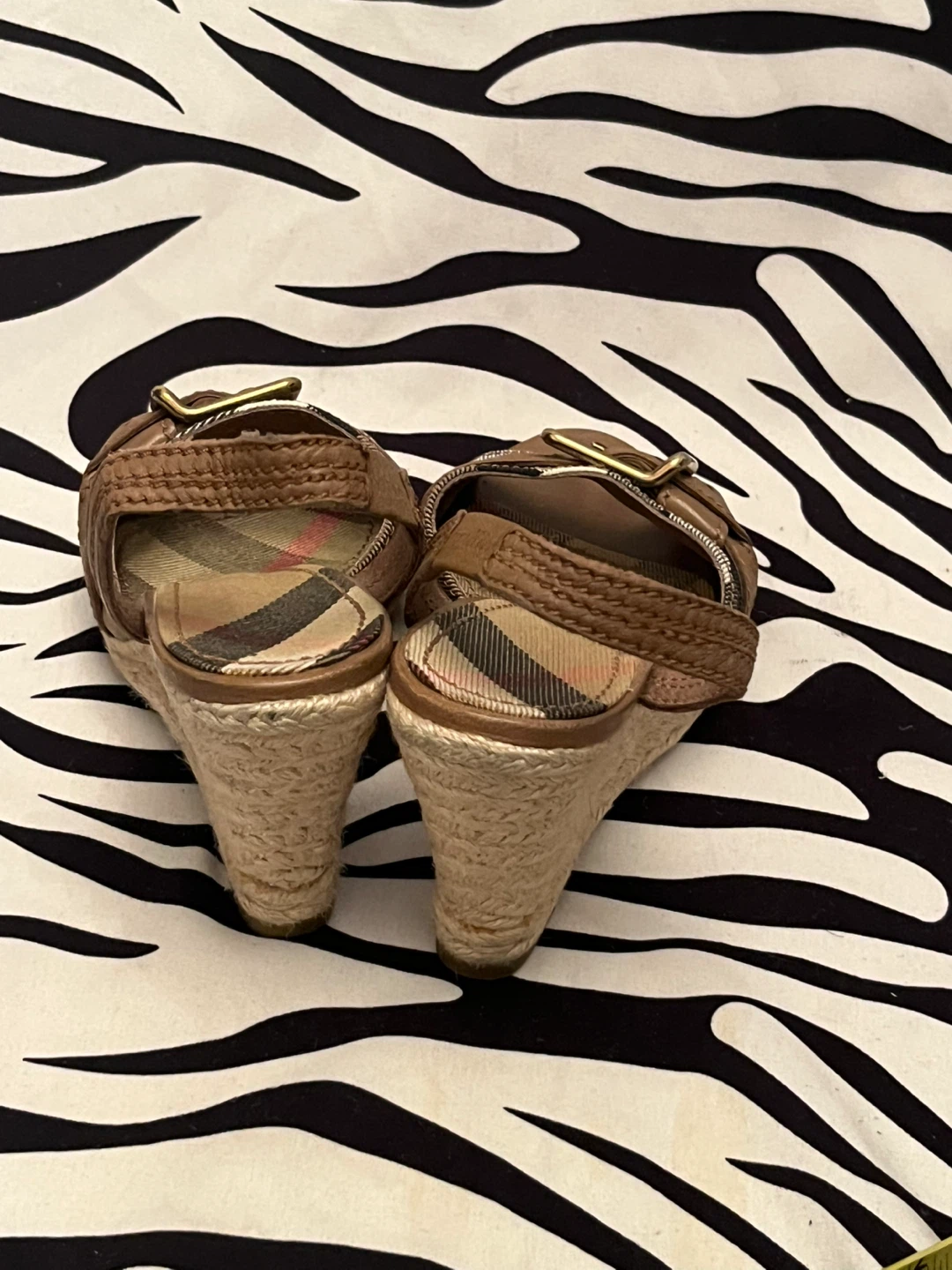 Burberry Wedge Sandals size 4.5 women’s - photo 3