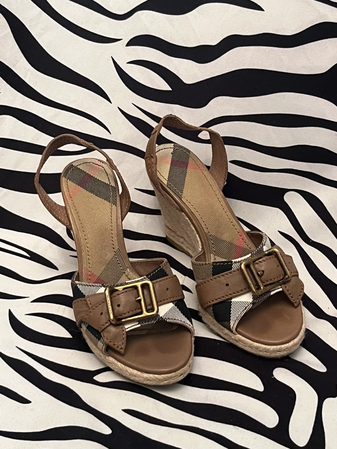 Burberry Wedge Sandals size 4.5 women’s - photo 2