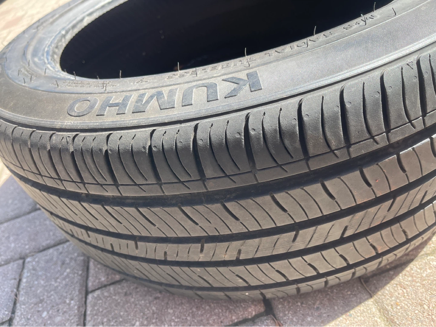 Kumho Solus TA31 Tire 235/45R18 94V - photo 2