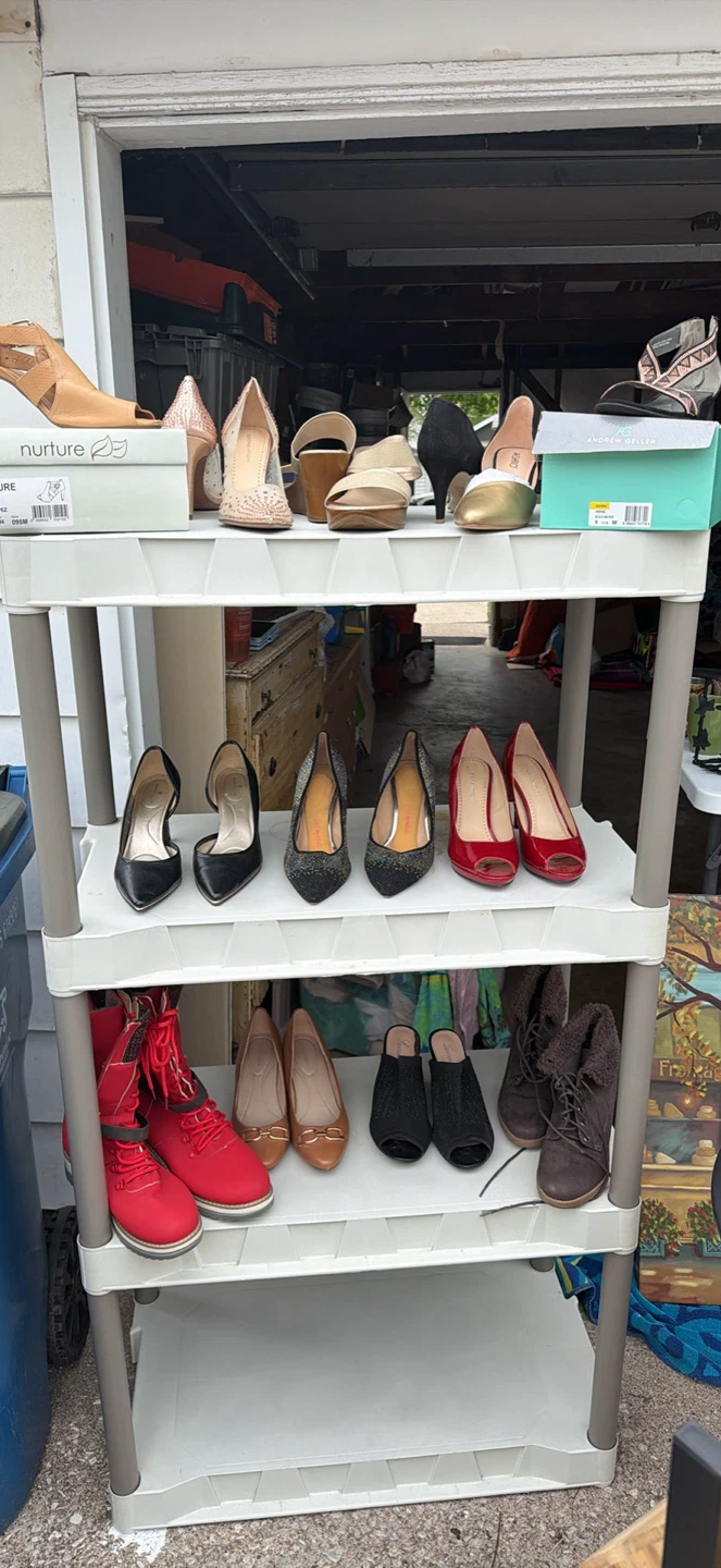 EVERYTHING MUST GO GARAGE SALE - photo 4