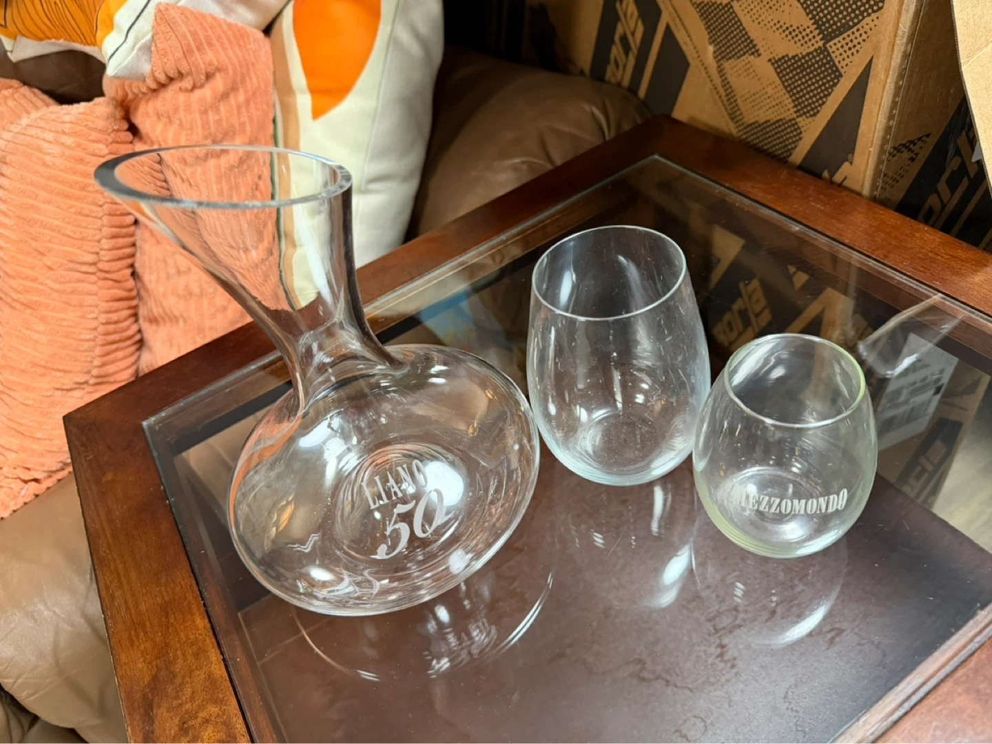 MEZZOMONDO Carafe and Glasses Set