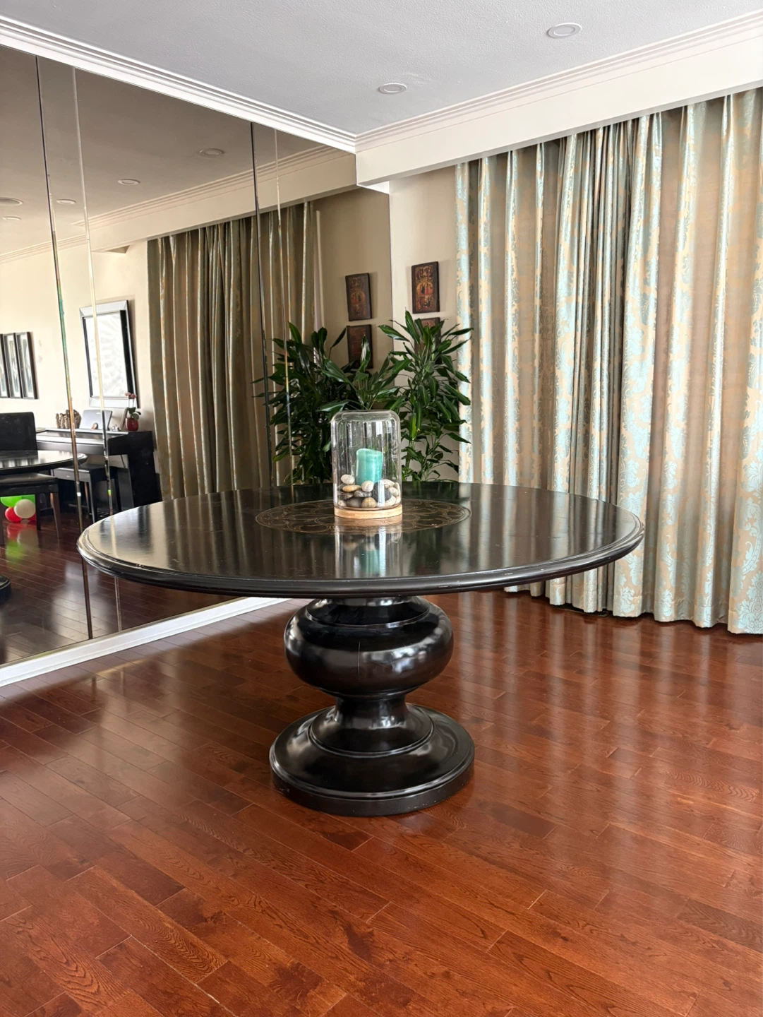 Round Dining Table with 5 Chairs - photo 2