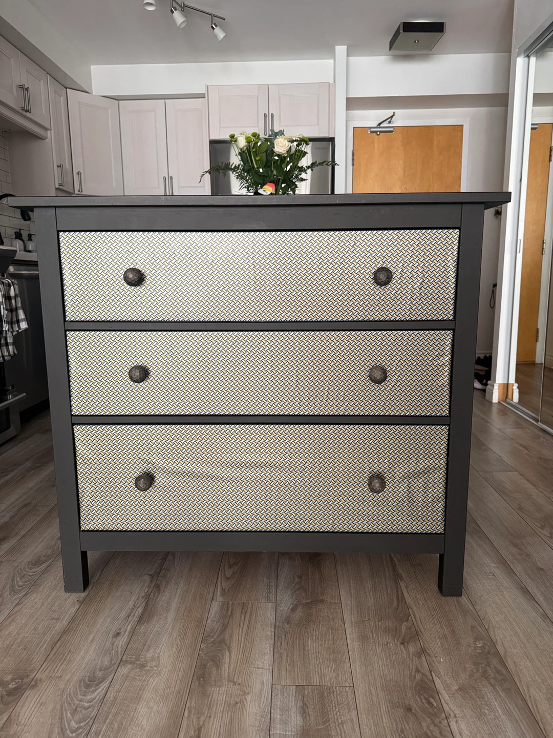 Three-drawer dresser