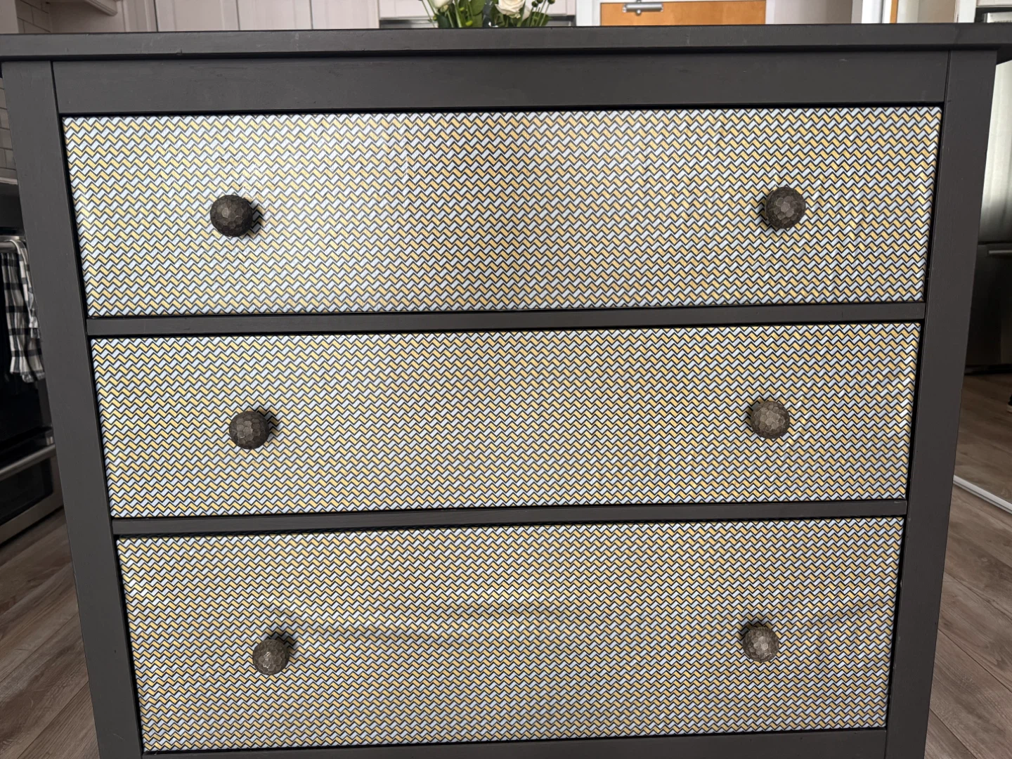 Three-drawer dresser - photo 2