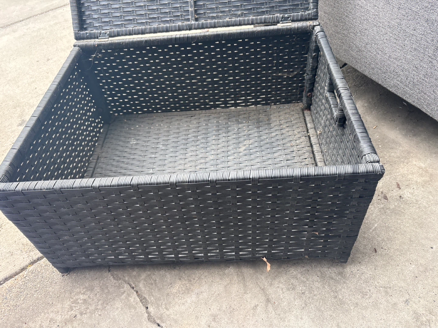 Black Wicker Storage Ottoman/Box - photo 4