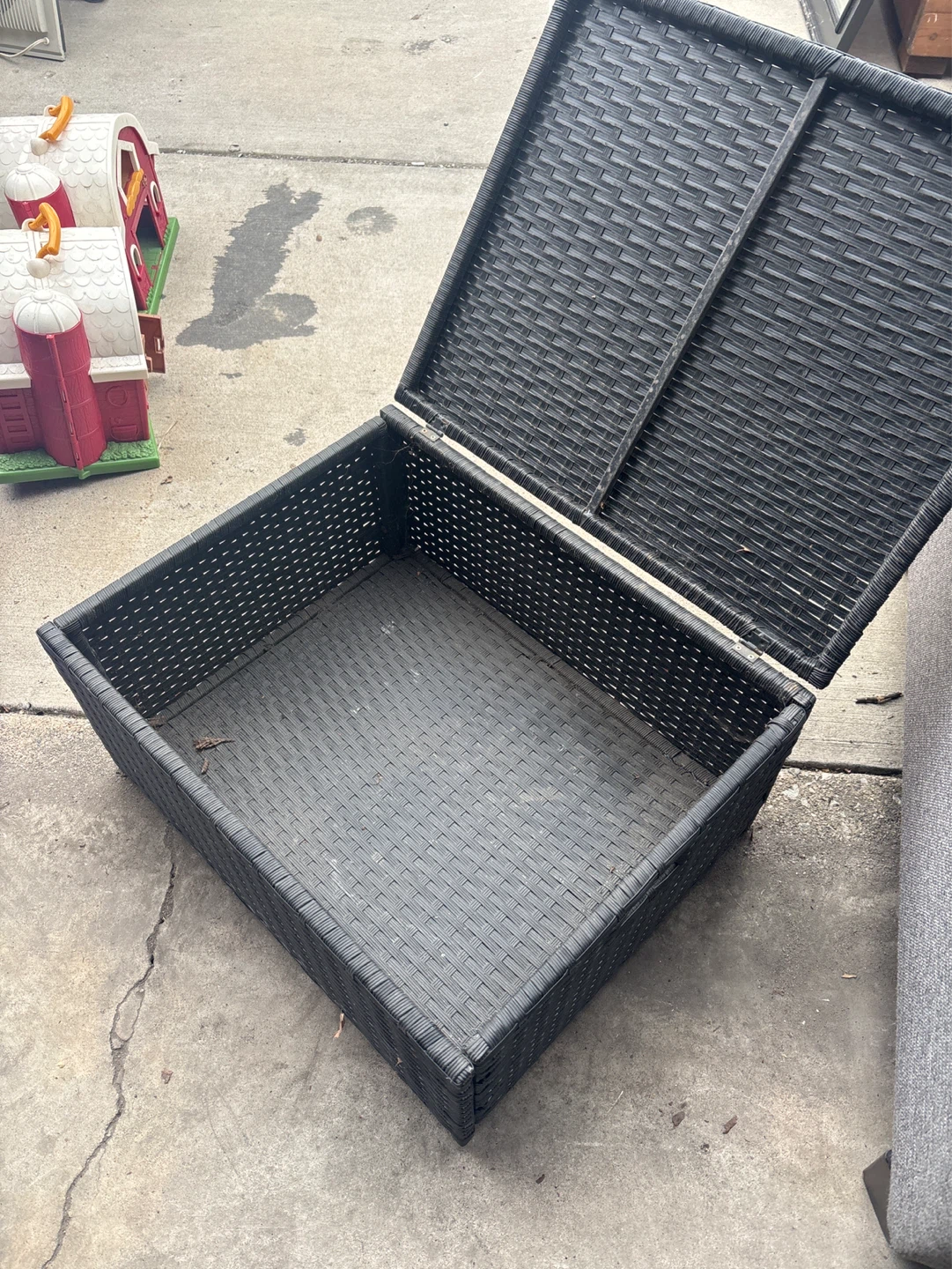 Black Wicker Storage Ottoman/Box - photo 2