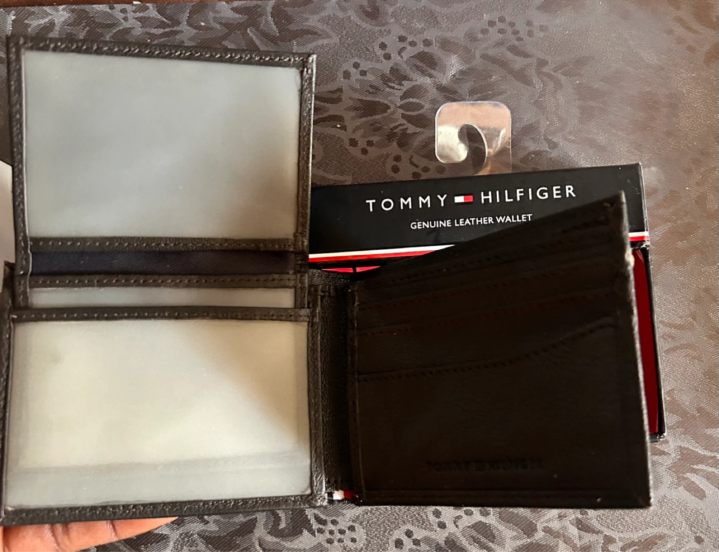 Tommy Hilfiger Genuine Leather Wallet - photo 2