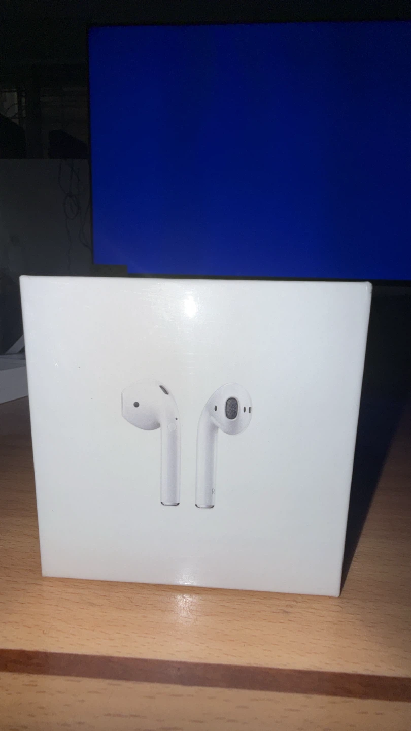 Apple AirPods with Wireless Charging Case - photo 2